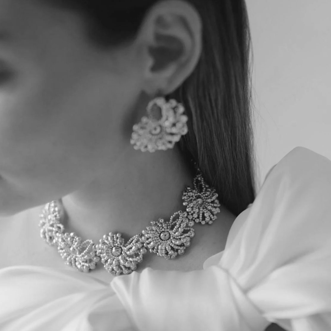 Top 20 Stylish Accessories for the Modern Bride