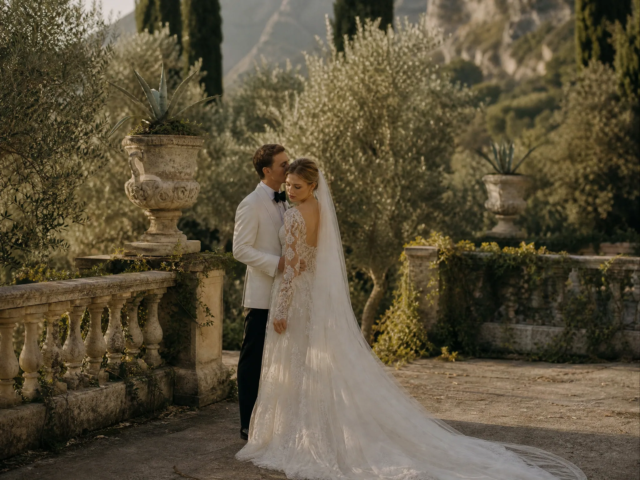 Destination wedding in Spain: Shoes, Veils, Jewelry, and Small Pieces
