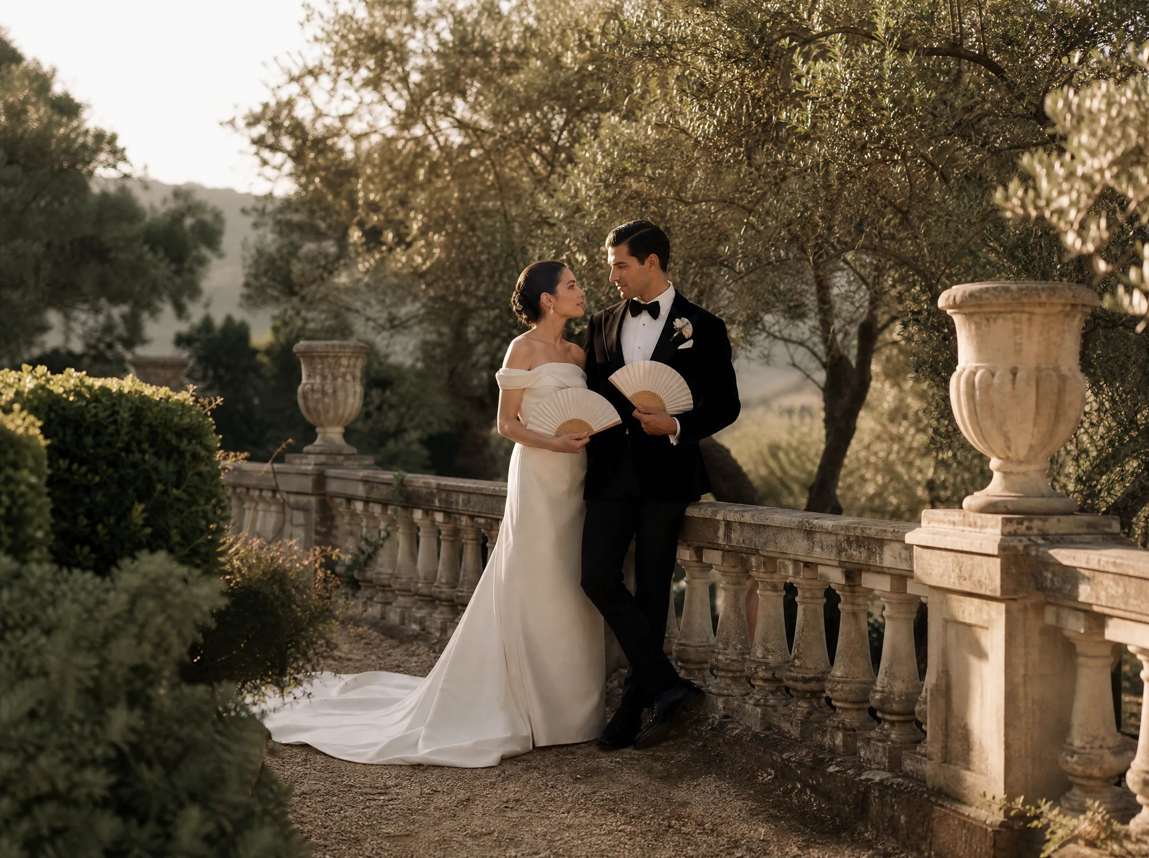 Destination wedding in Spain: Cooling Tools That Fit a Wedding Aesthetic