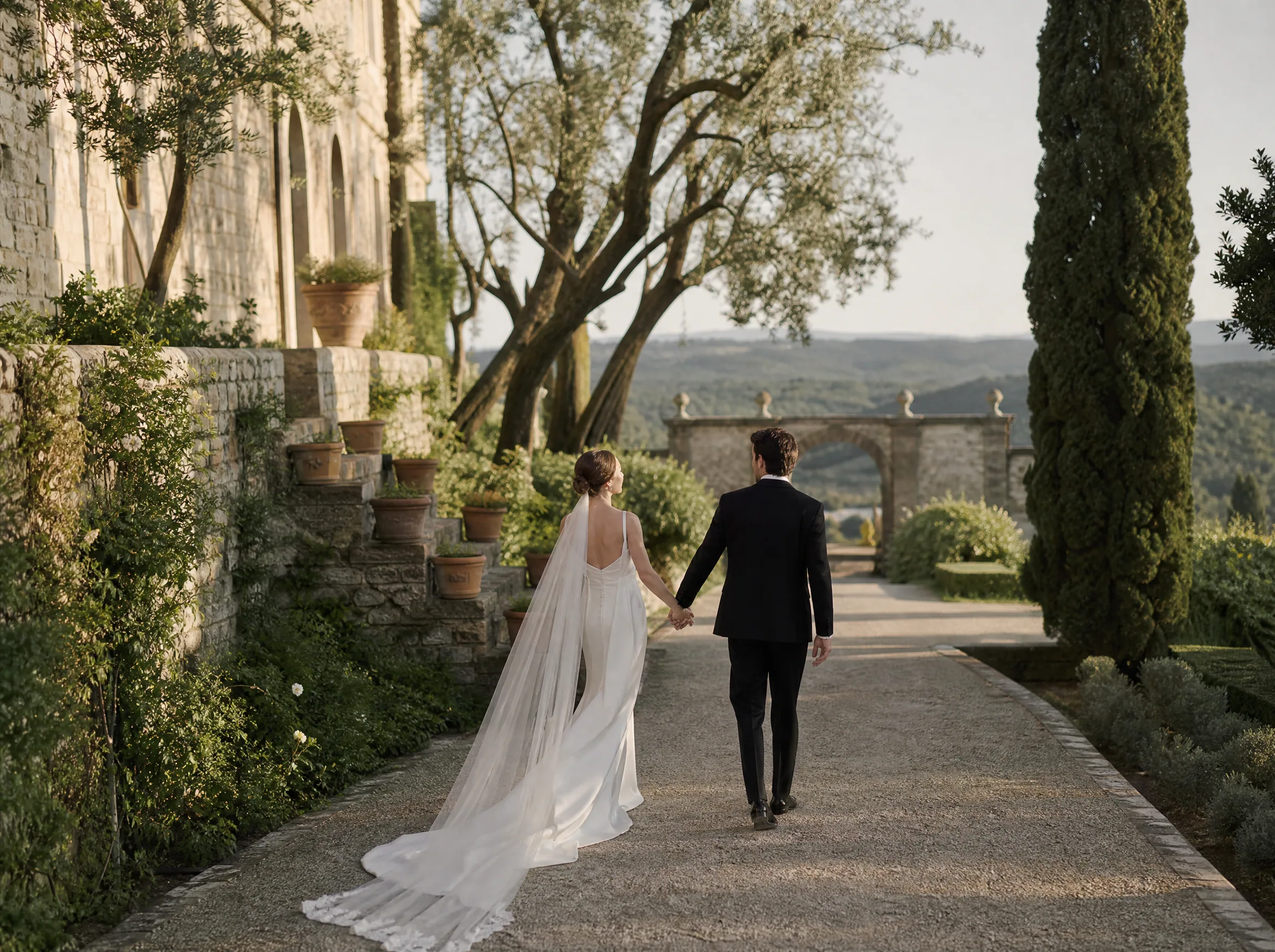Destination wedding in Spain: Understand How Holidays Change Hotels, Flights, and Guest Mood
