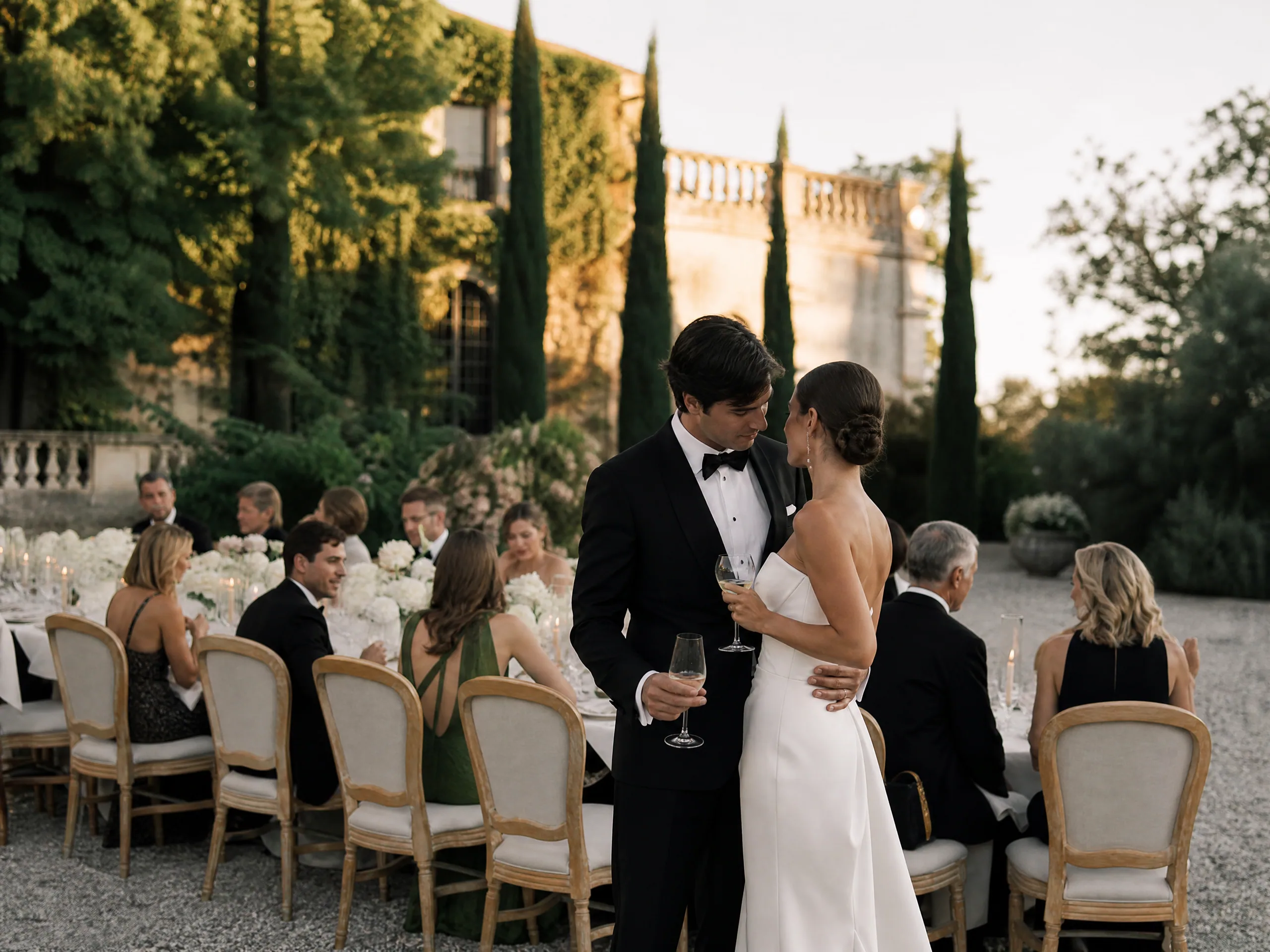 Destination wedding editorial: Why Cold-Chain Planning Matters More Outdoors Than in Hotel Ballrooms
