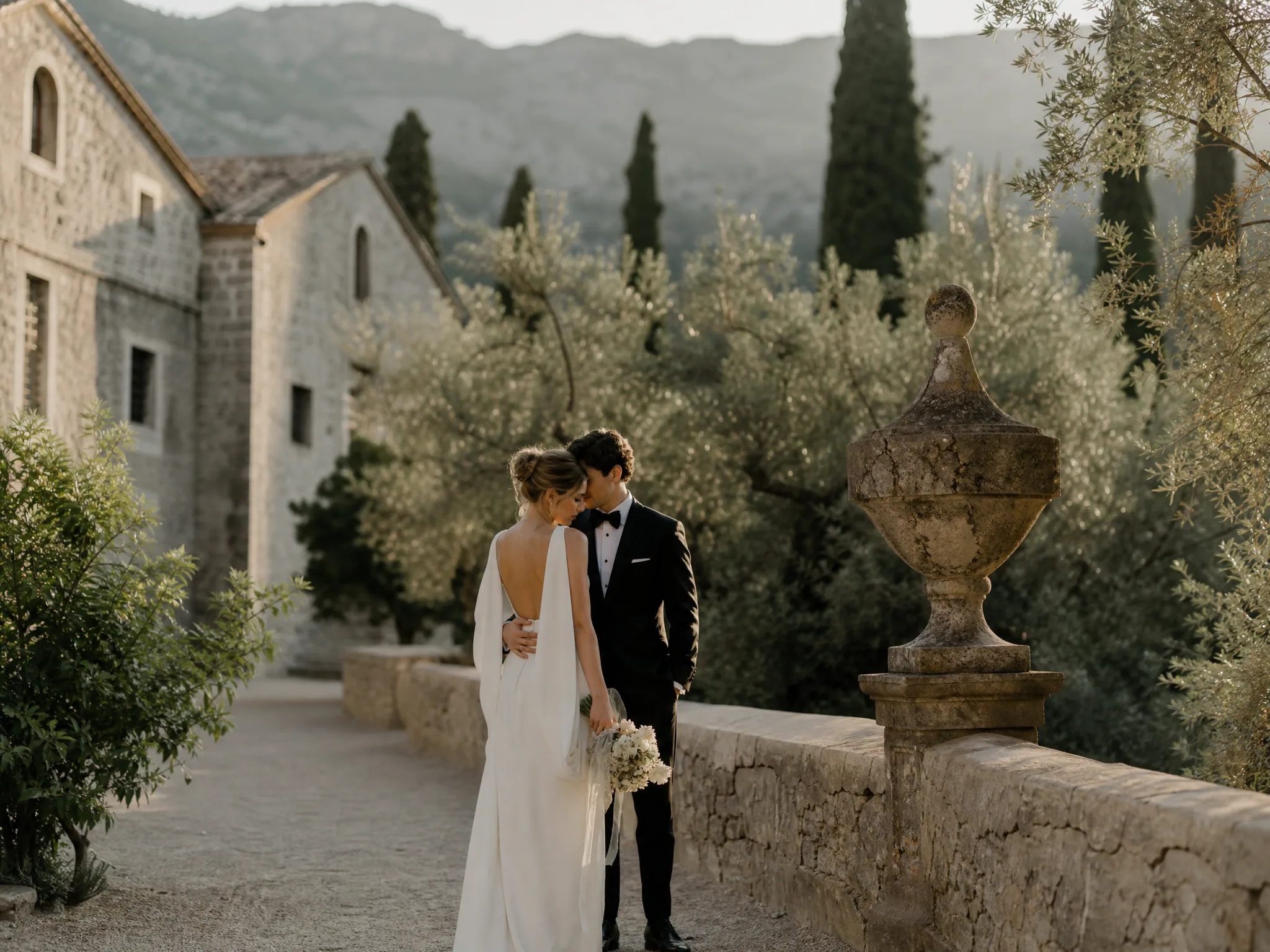 Destination wedding in Spain: Build a Local Emergency Card for the Couple and Coordinator