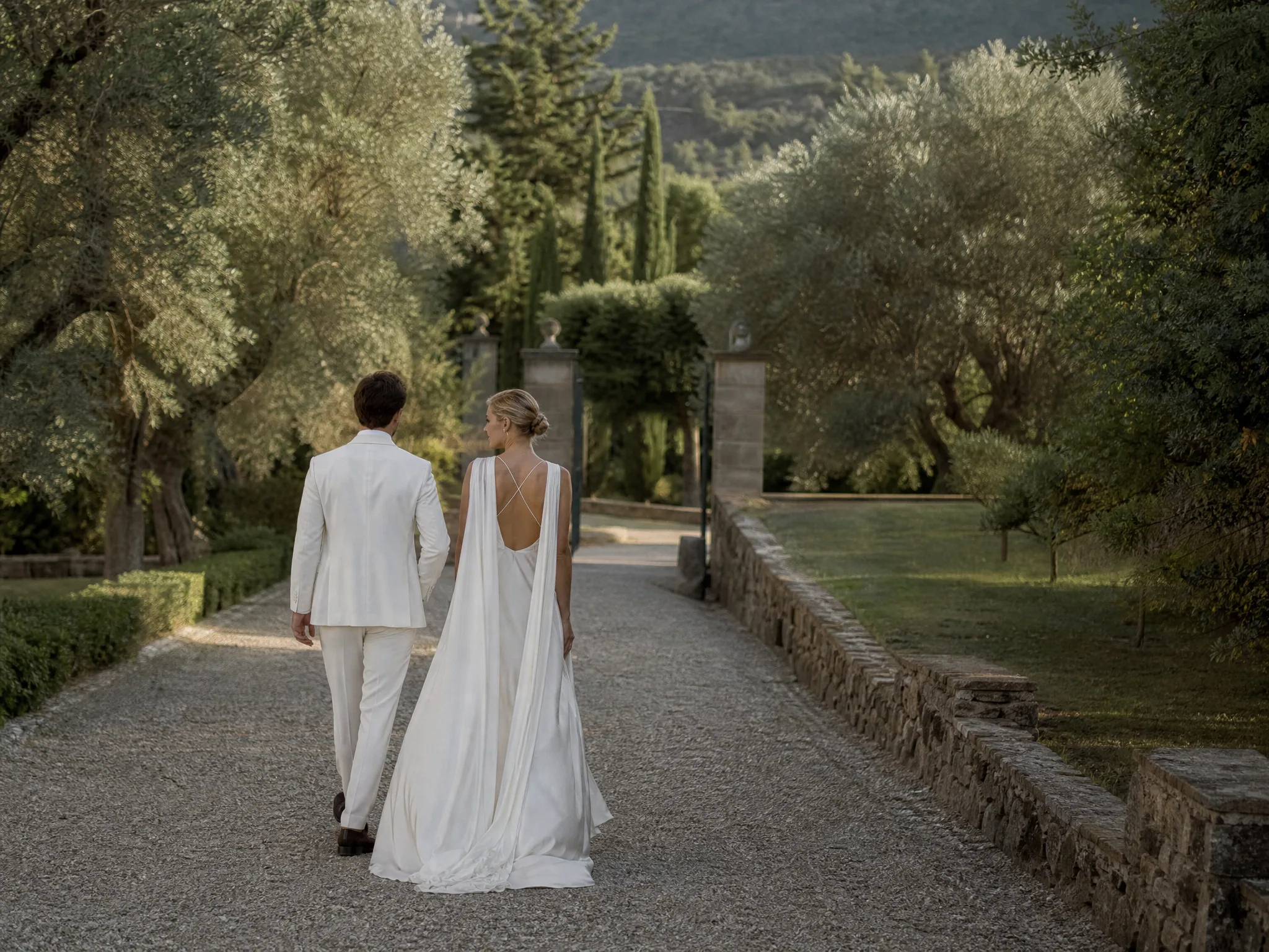 Destination wedding in Spain: Build the Arrival Kit Before Anyone Lands