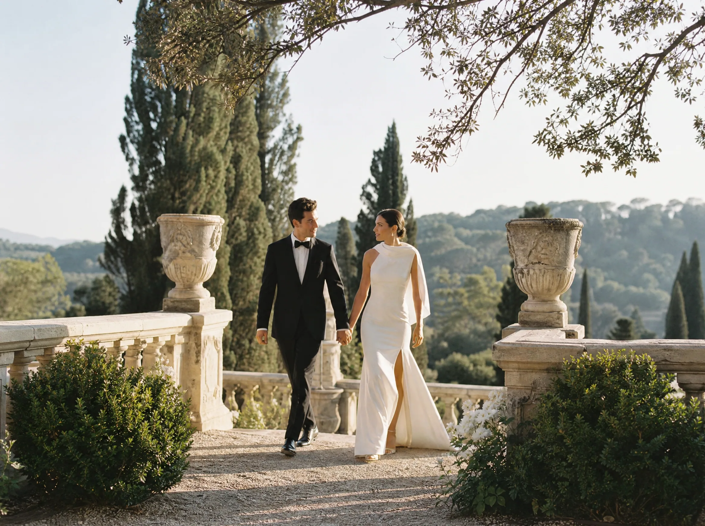 Destination wedding in Spain: Equip the room with the same tools as the real moment