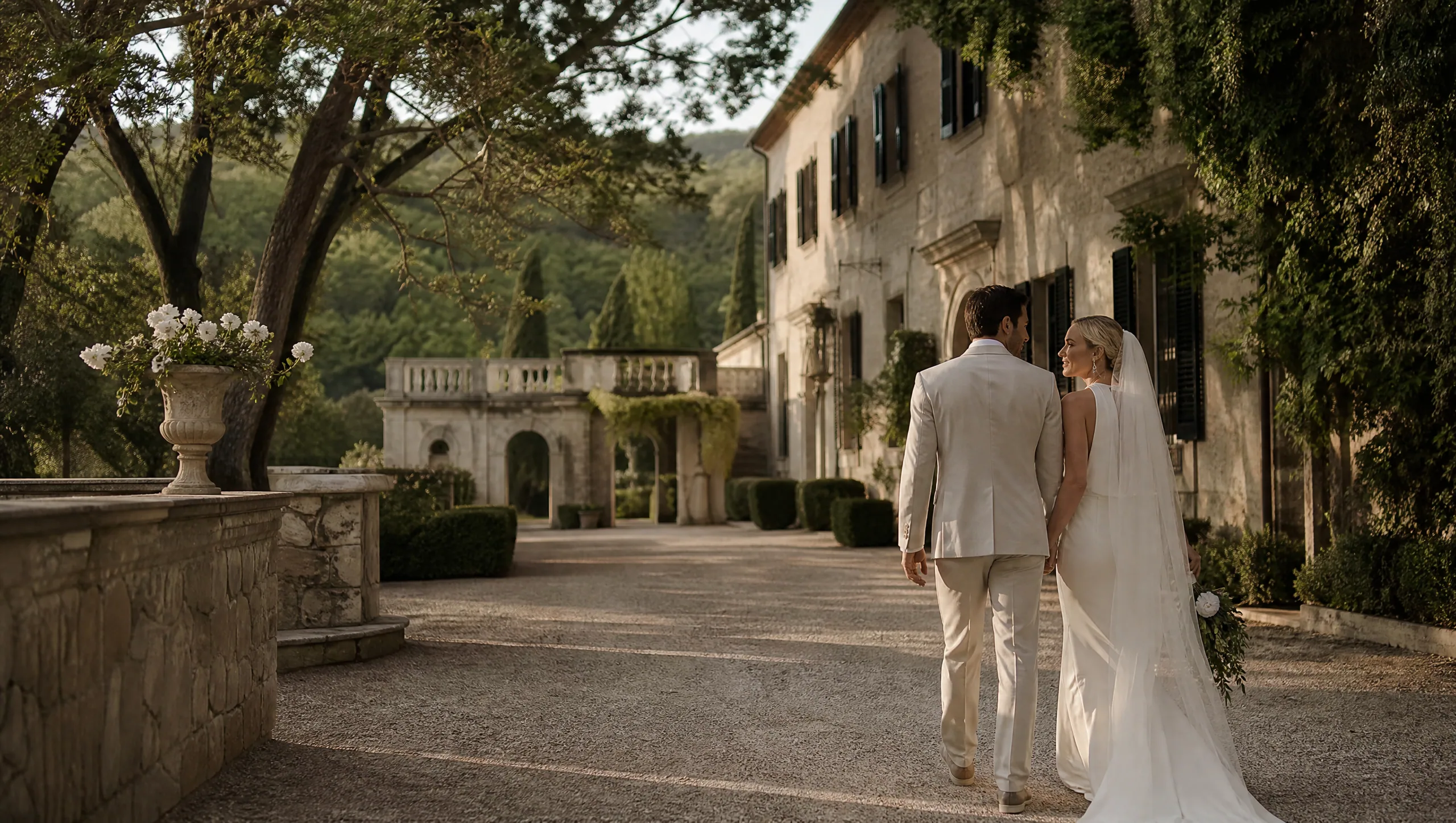 Guest eSIM, Offline Maps, and Rural Signal Briefing for Destination Weddings in Spain