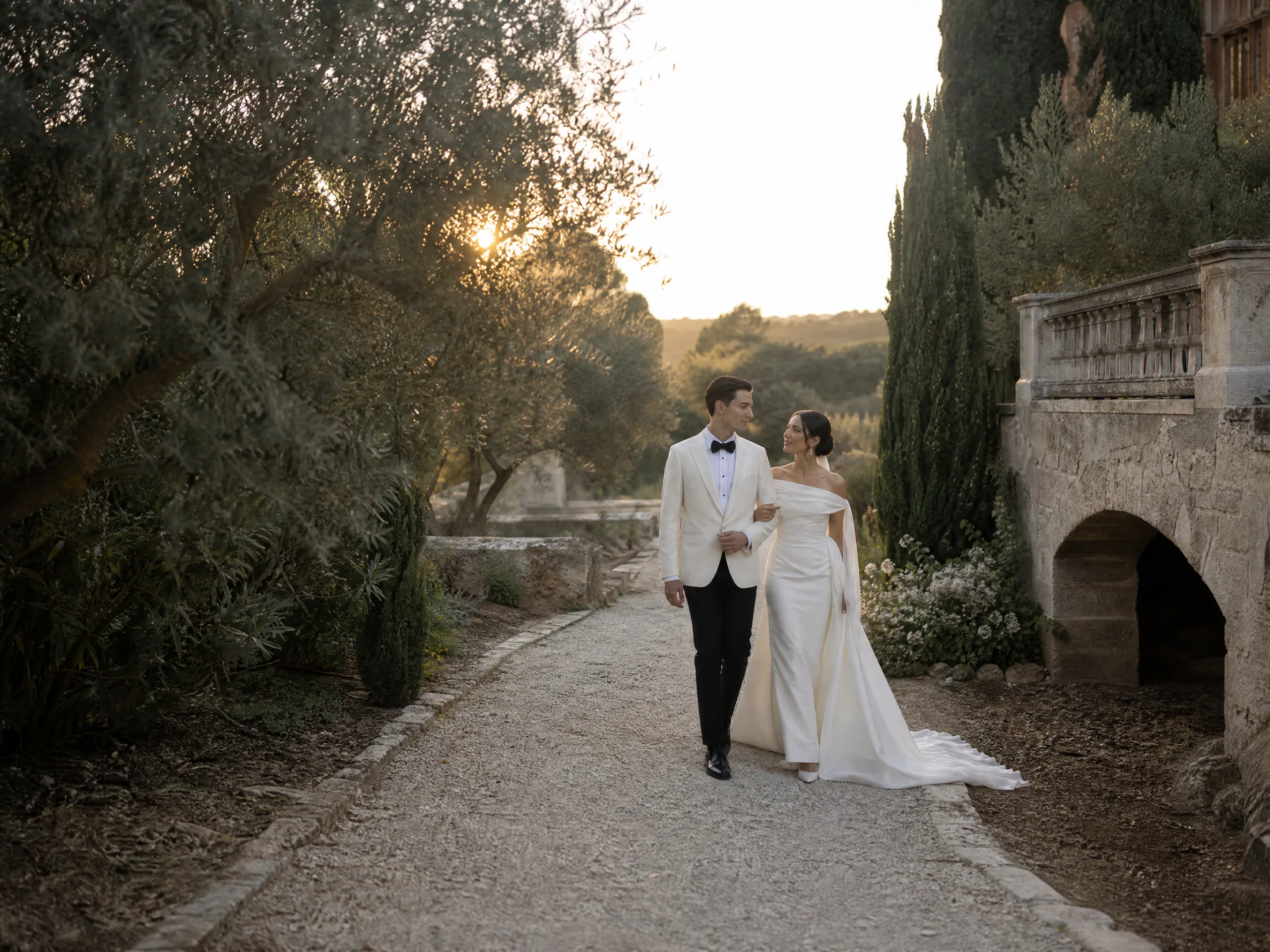 Destination wedding in Spain: Assign a Collection Point and Time Window