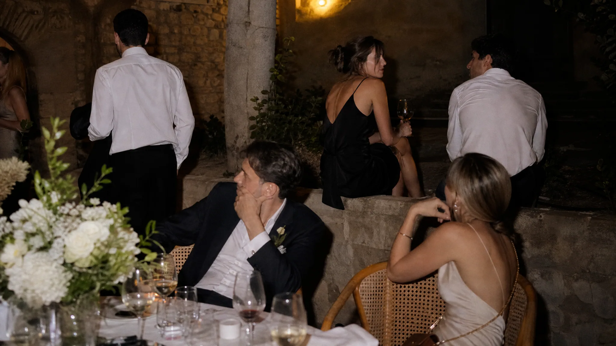 Guest Spanish Sobremesa: After-Dinner Lingering and Exit Timing for Destination Weddings in Spain