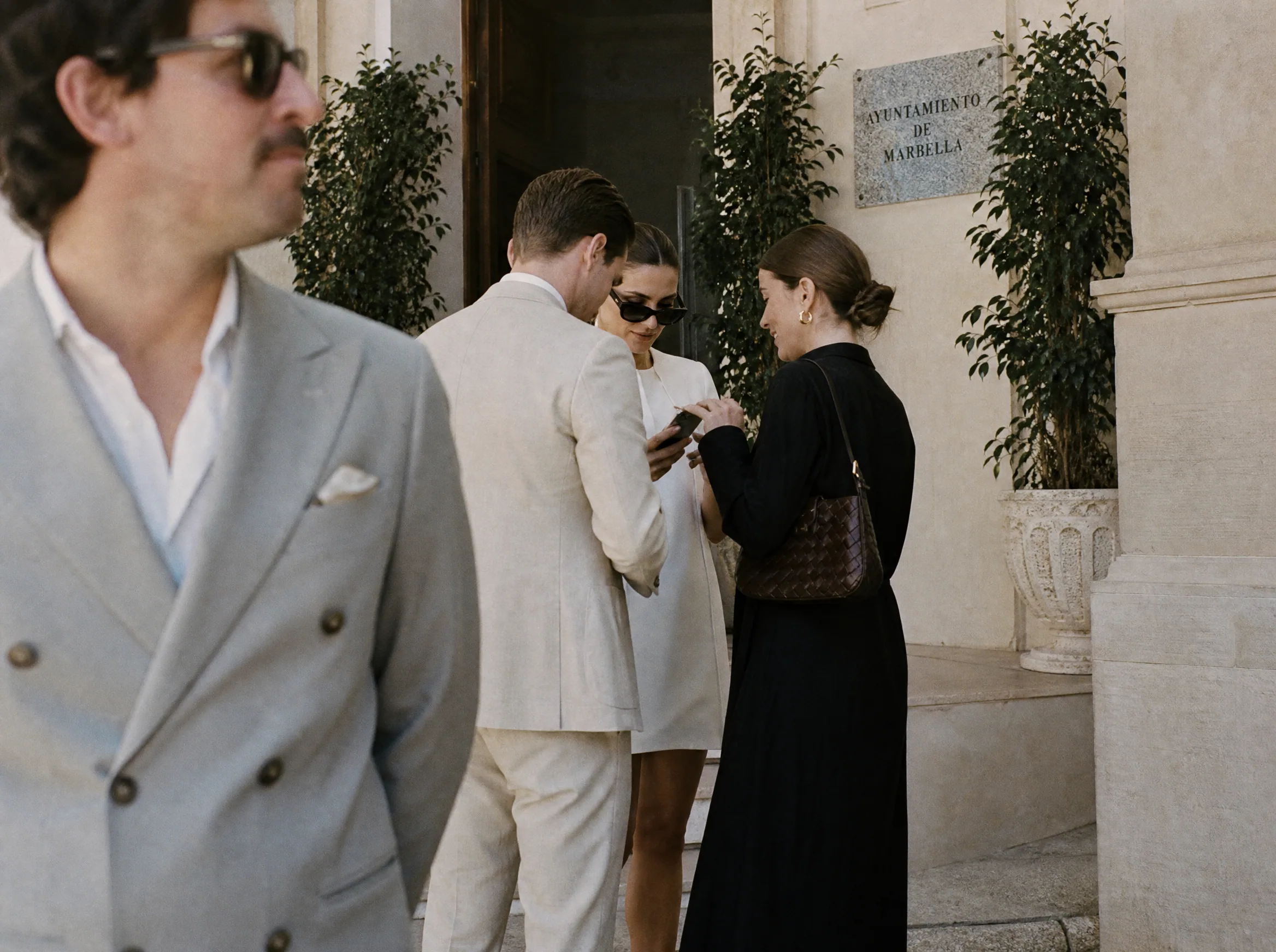 Logística de Ceremonia Civil Española y Ayuntamiento para Bodas de Destino en España