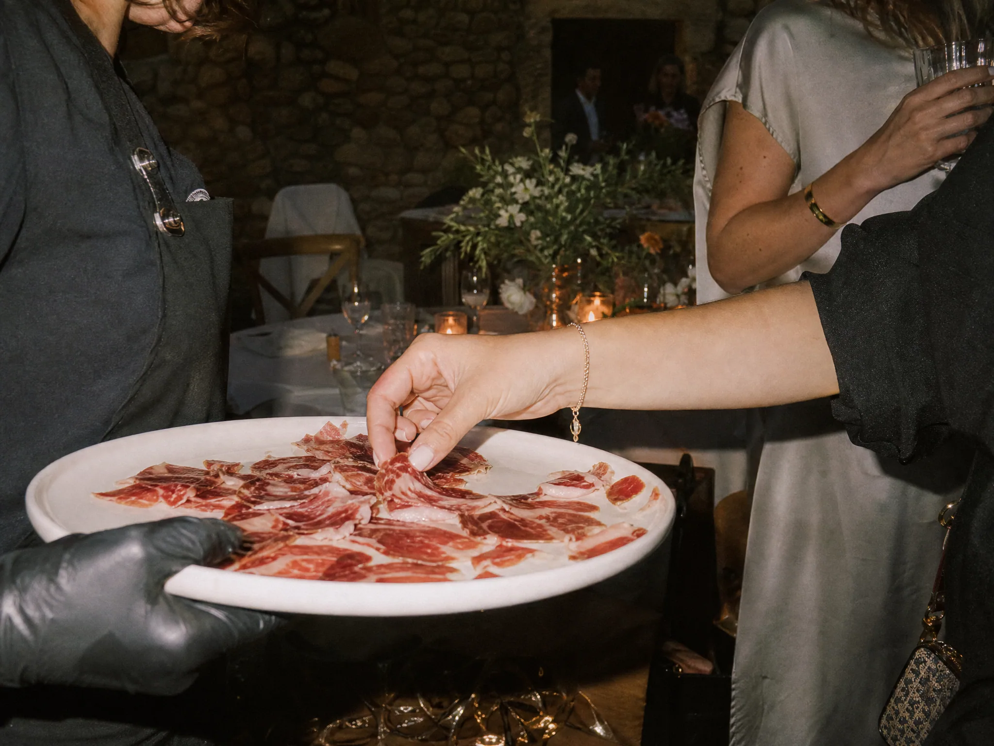 Destination wedding editorial: Explain what a cortador station actually is