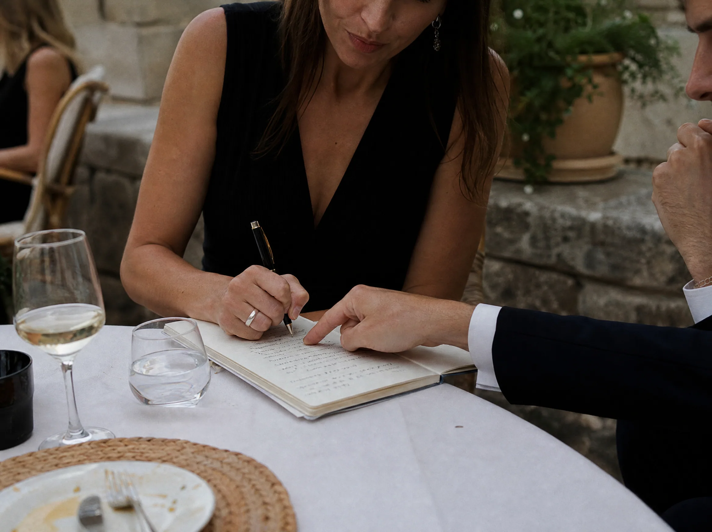 Wedding reception detail: Set tasting versus plated-service rules before doors open