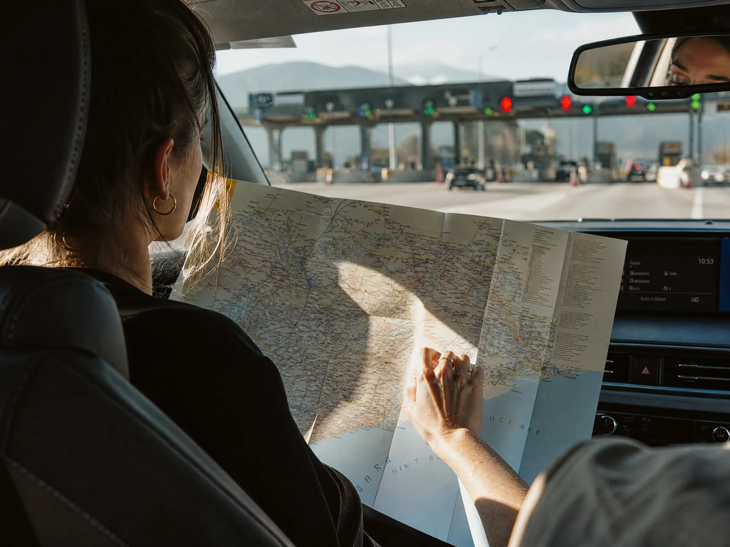 Destination wedding editorial: Why Spanish tolls need their own guest brief