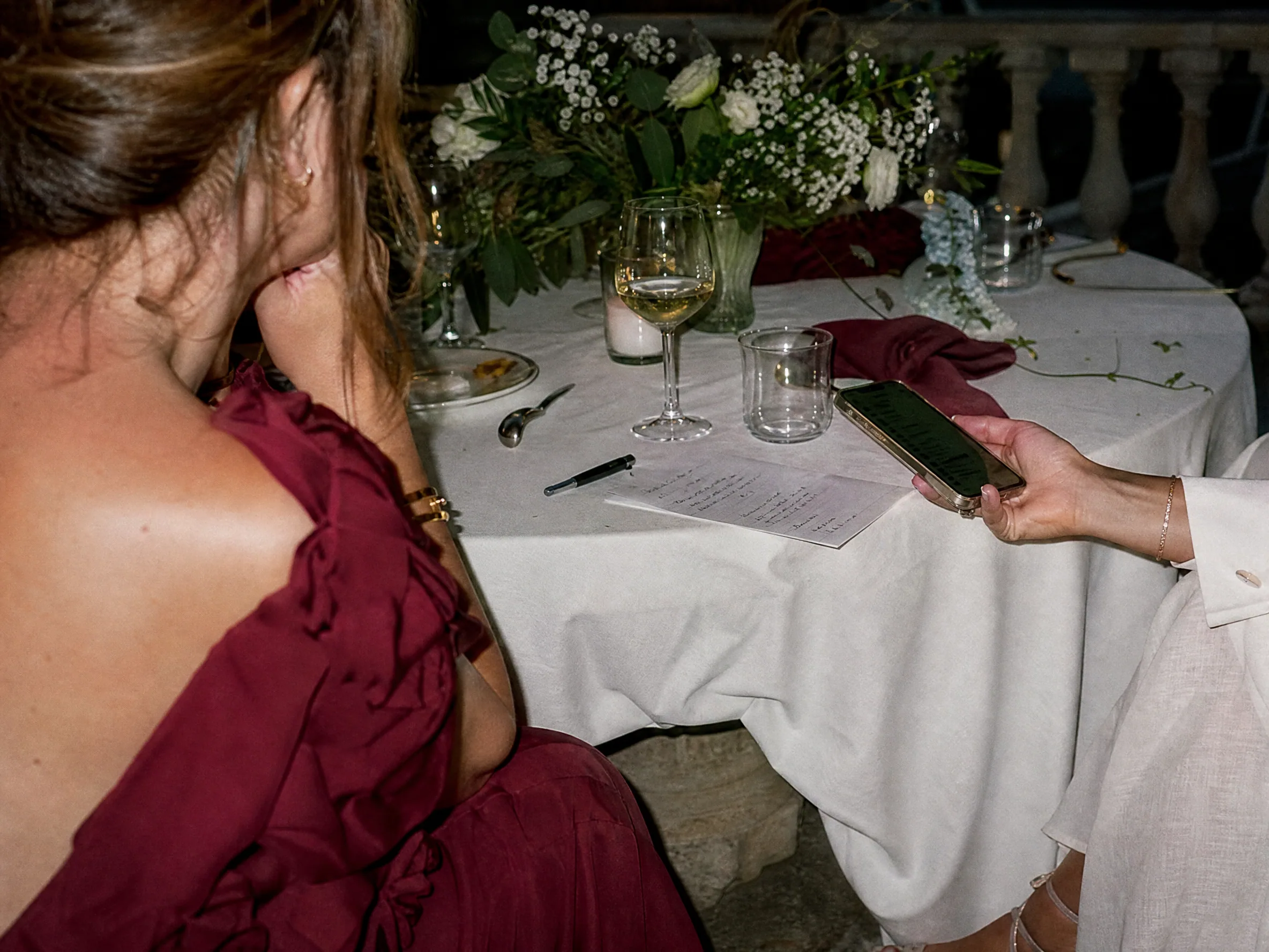 Wedding reception detail: Publish a non-Bizum fallback before the first shared meal