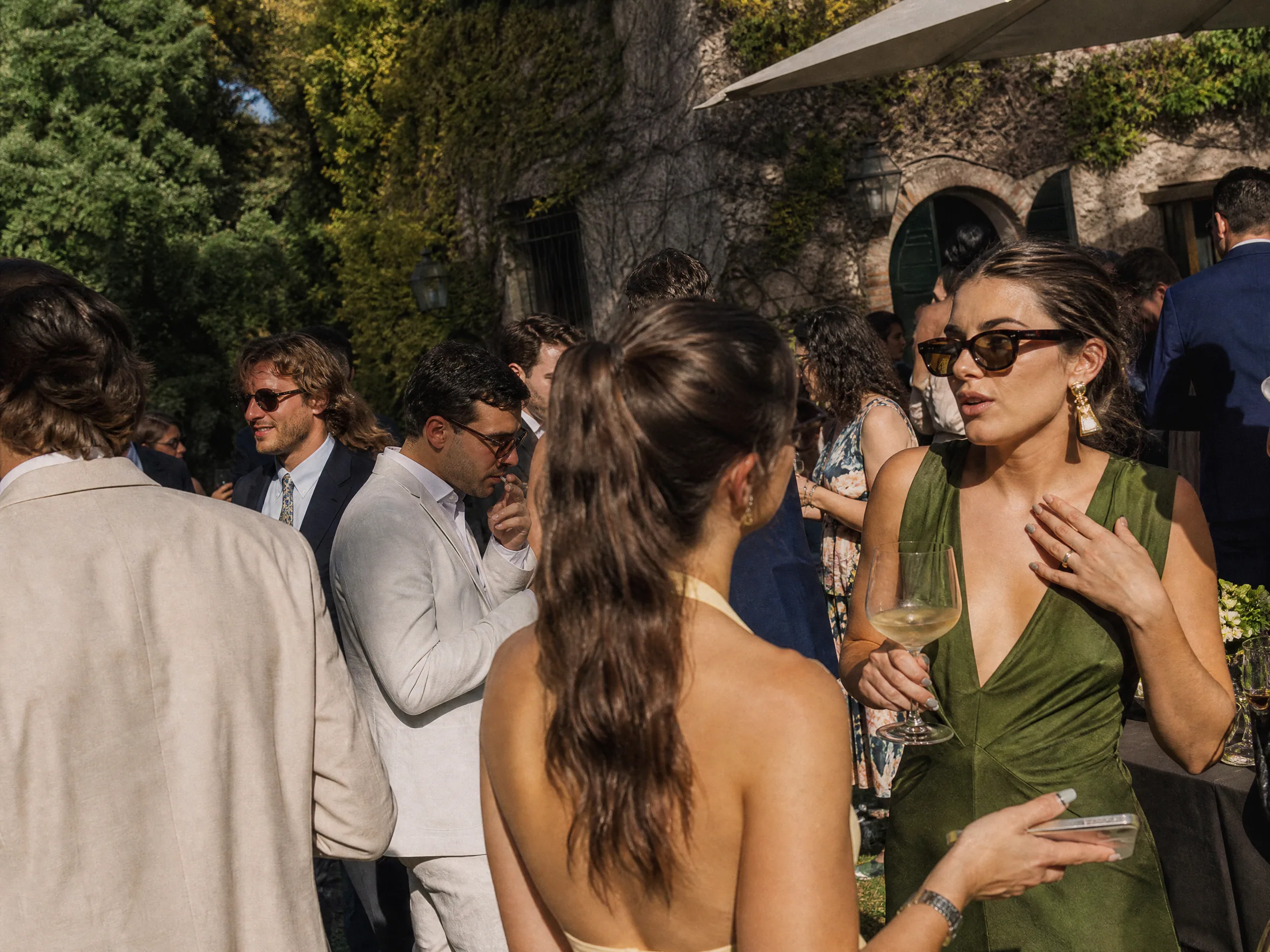 Wedding ceremony in Spain: Day tickets vs single rides for multi-stop weekends
