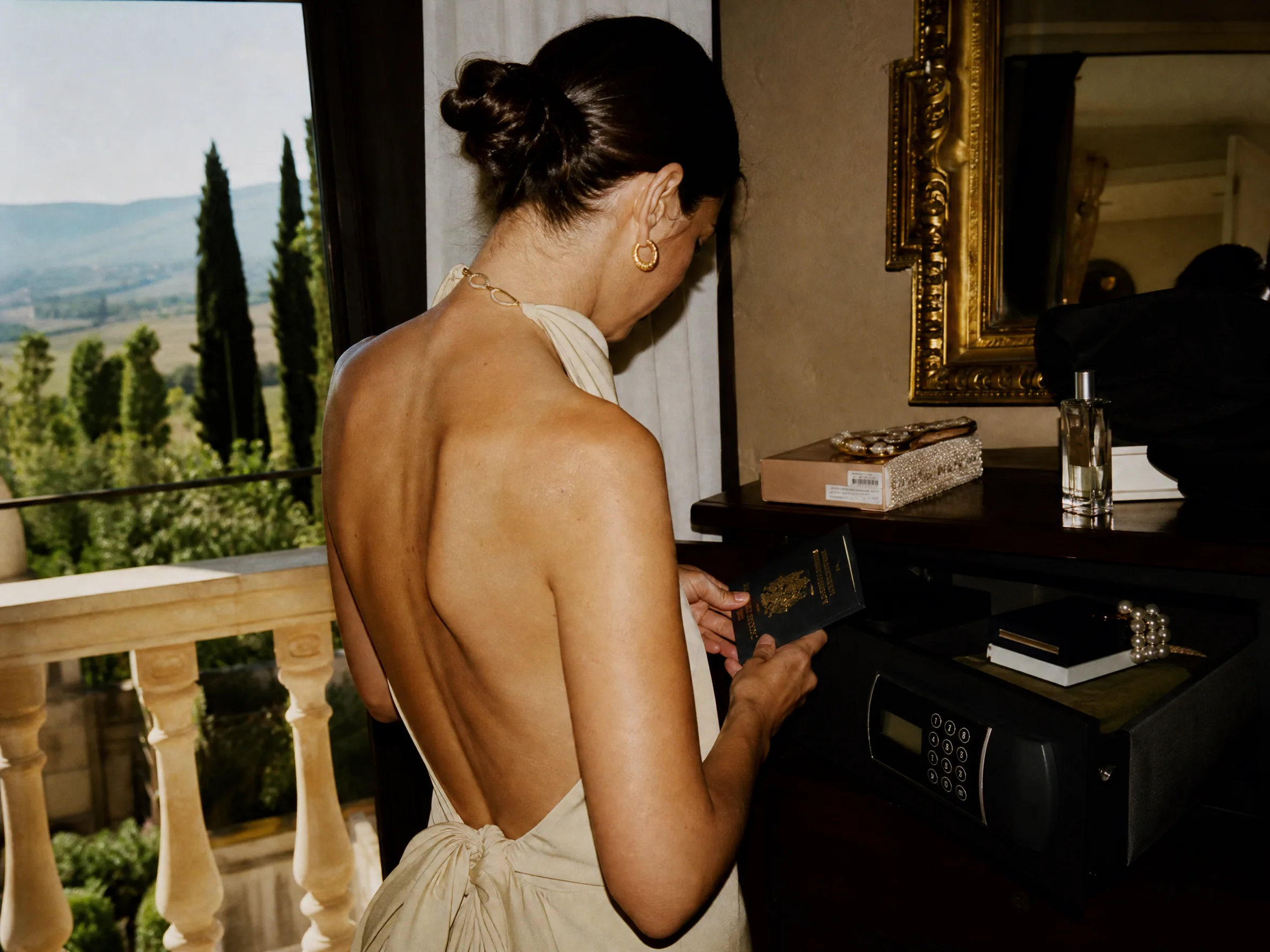 Destination wedding in Spain: Passports: check-in vs wedding-day storage