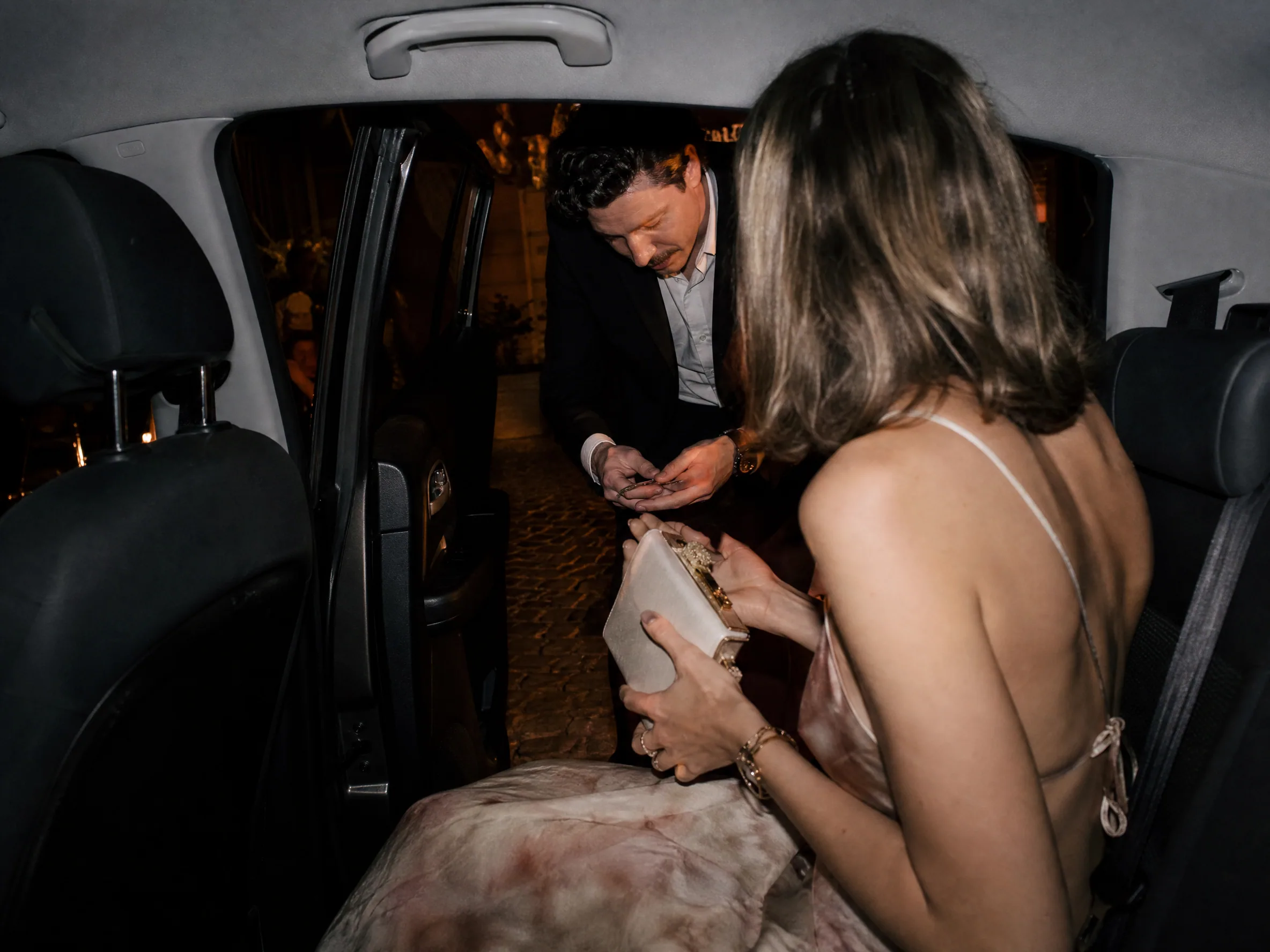Destination wedding in Spain: Taxis, ride-hail apps, and private wedding drivers