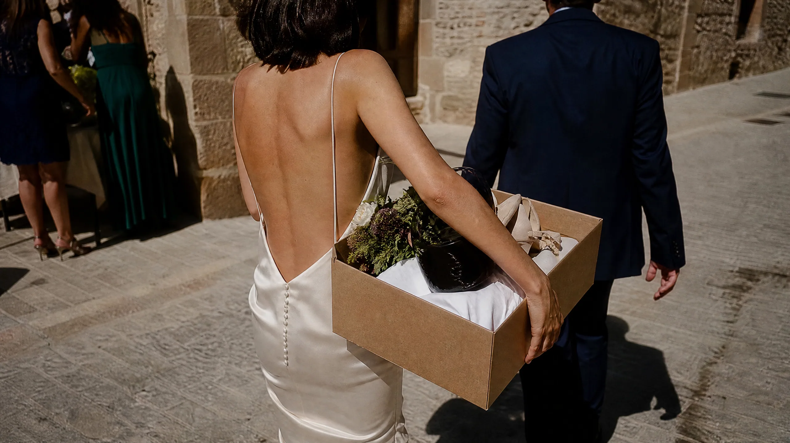 Guest Spanish Correos Shipping: Sending Favors, Formalwear, and Leftovers Home After Destination Weddings