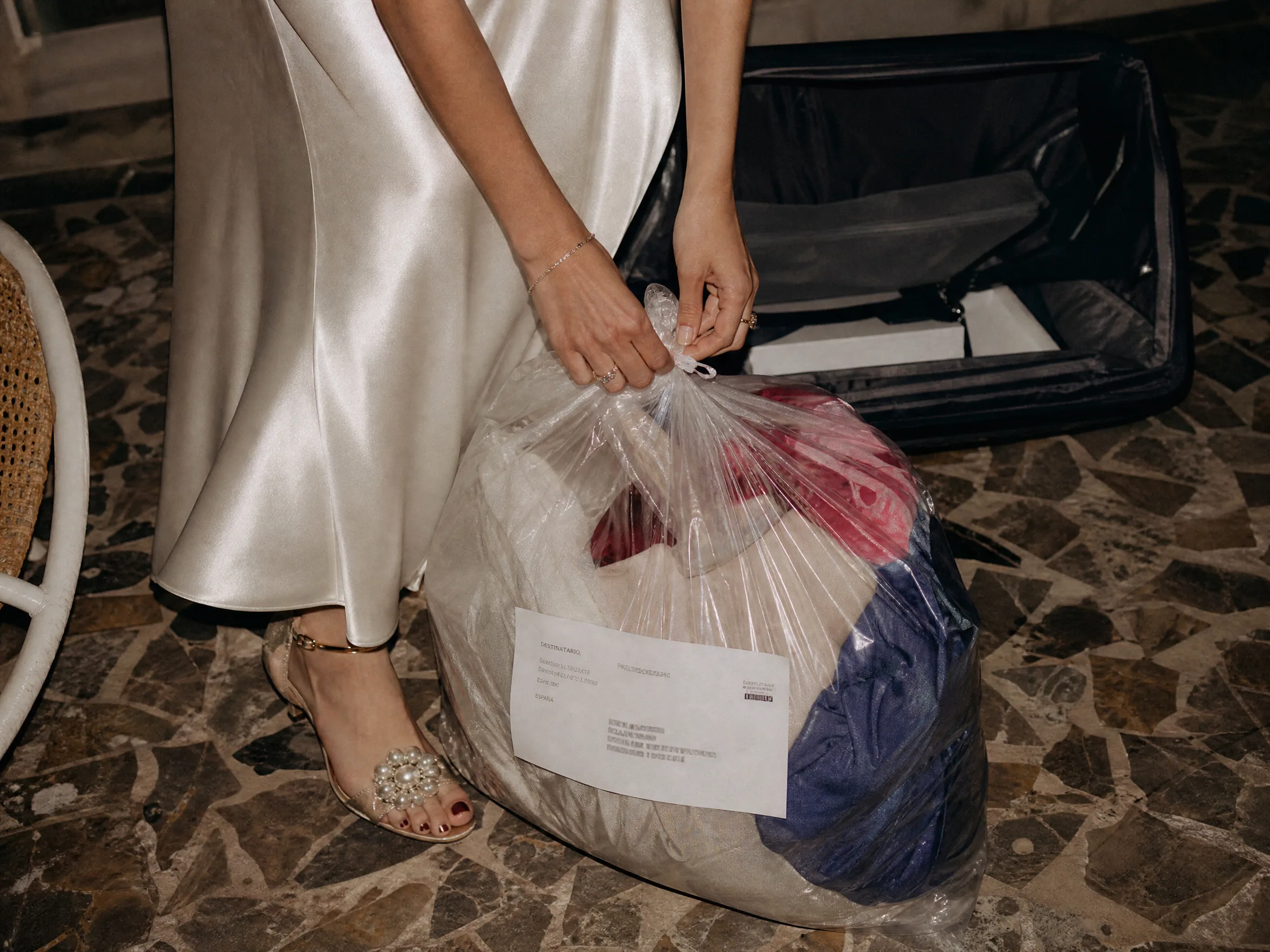 Guest Spanish Correos Shipping: Sending Favors, Formalwear, and Leftovers Home After Destination Weddings
