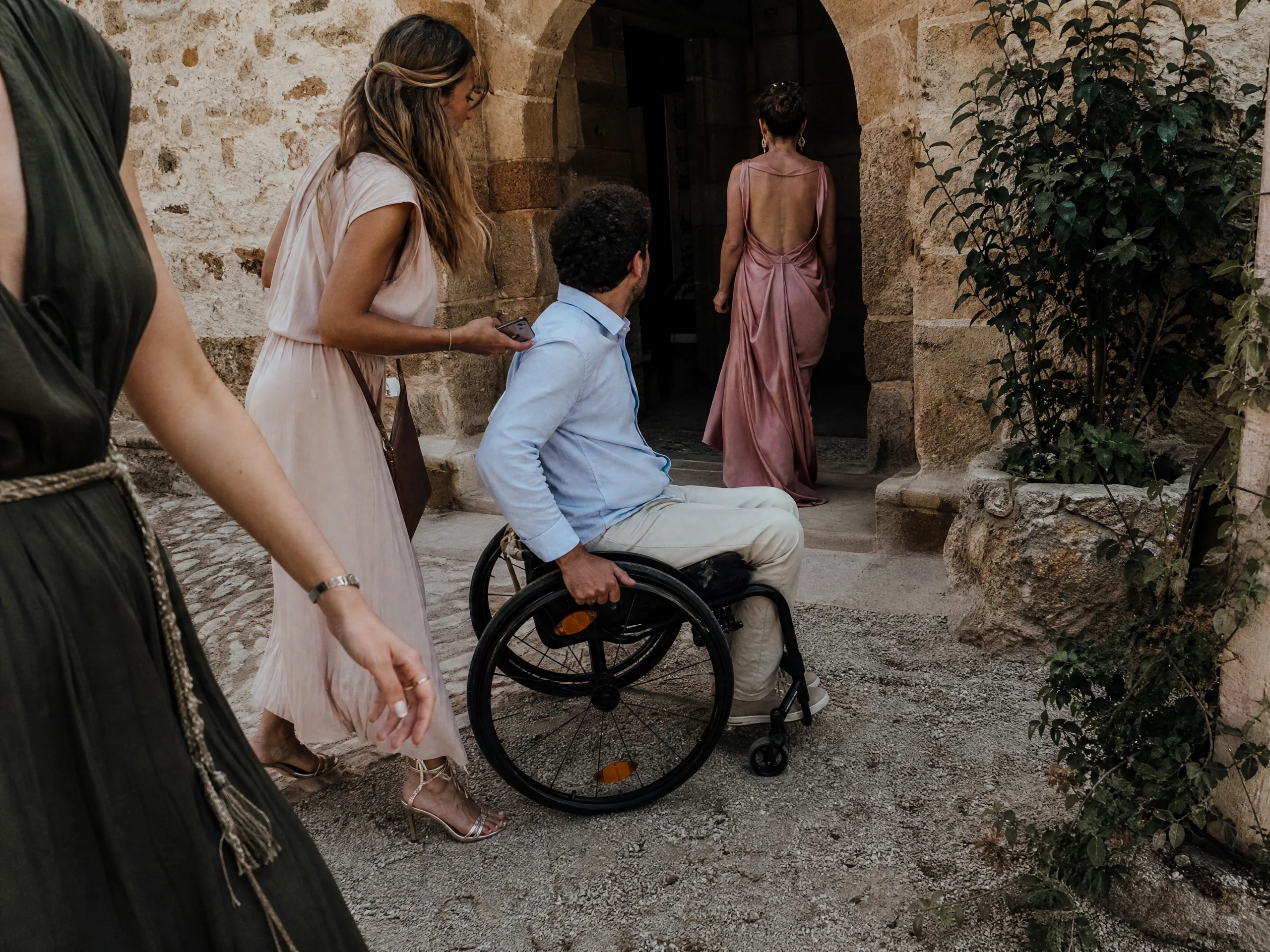 Destination wedding editorial: Understanding Guest Needs for a Rural Wedding