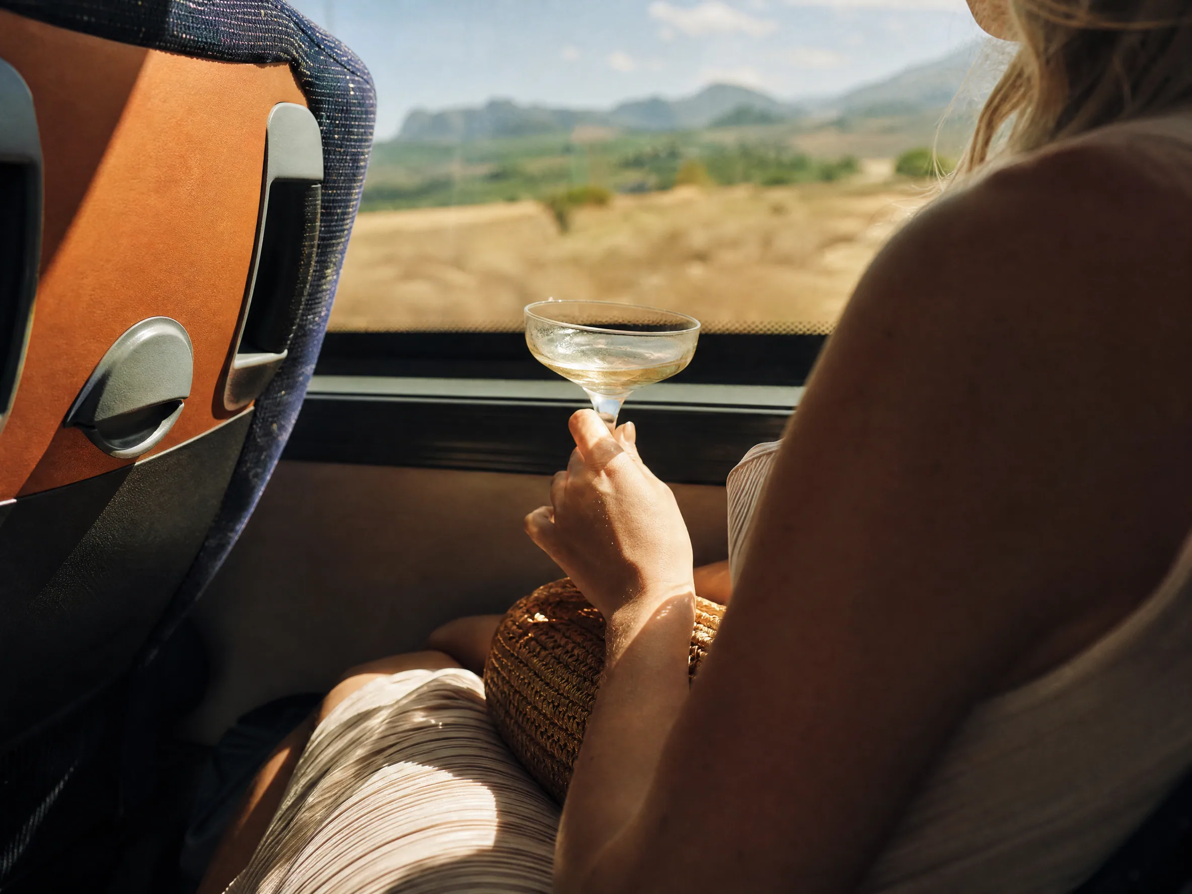 Transporte en autobús ALSA y regional para invitados durante los fines de semana de bodas de destino