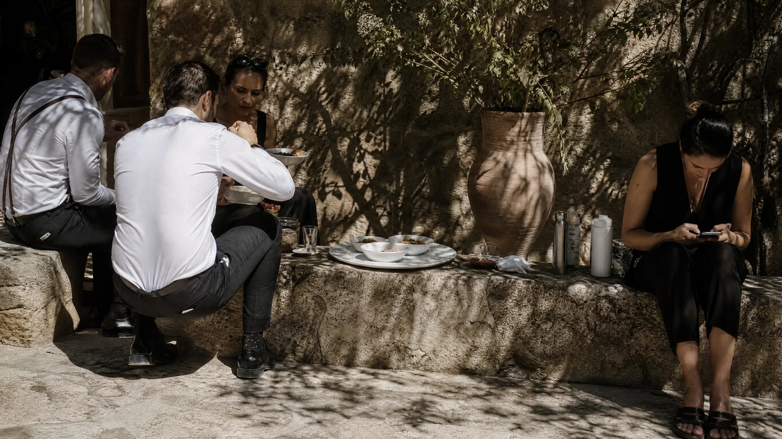 Vendor Meal and Break Logistics During Long Destination Wedding Days