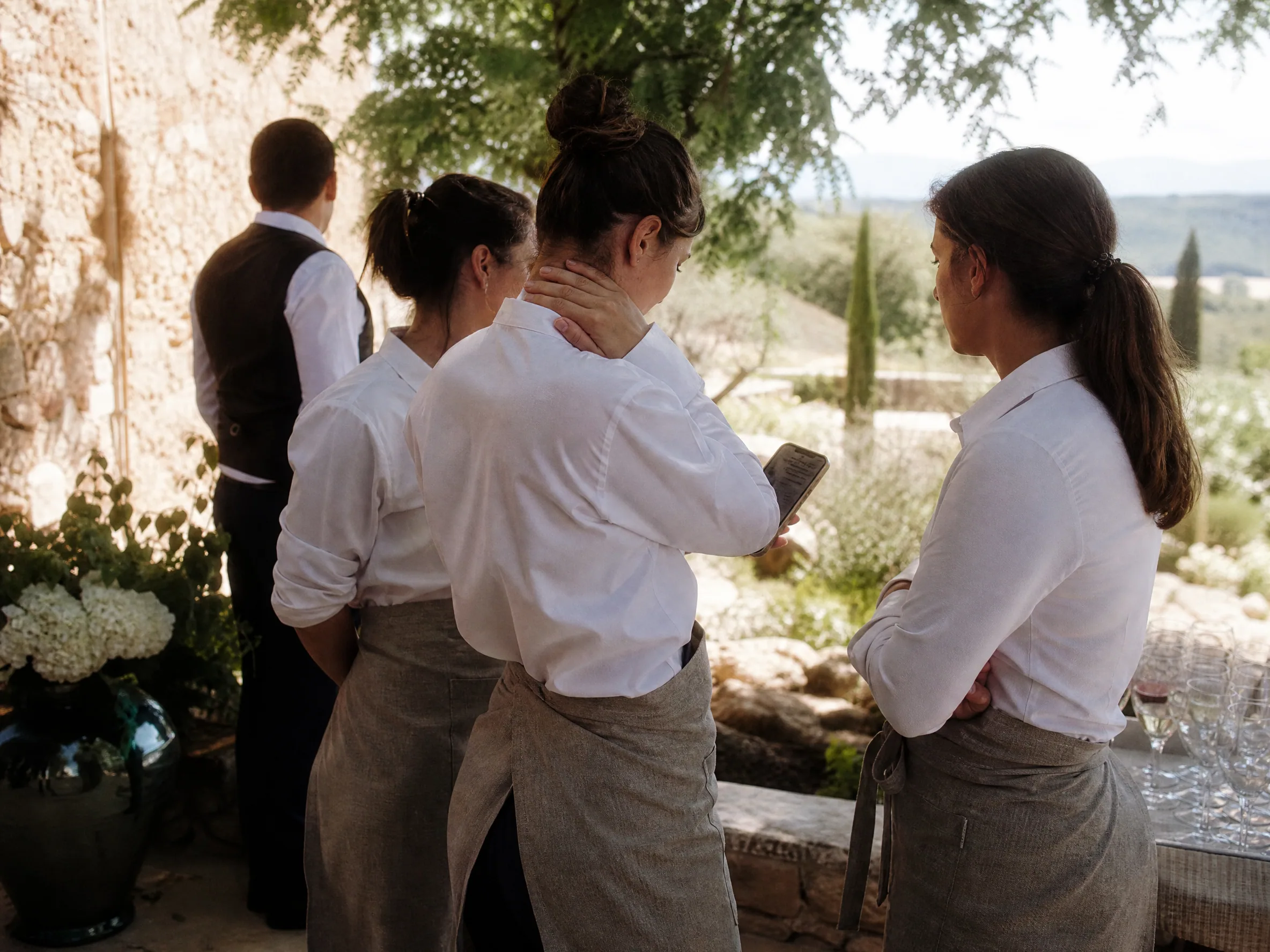 Luxury wedding detail: Determining Meal Timing for Vendors