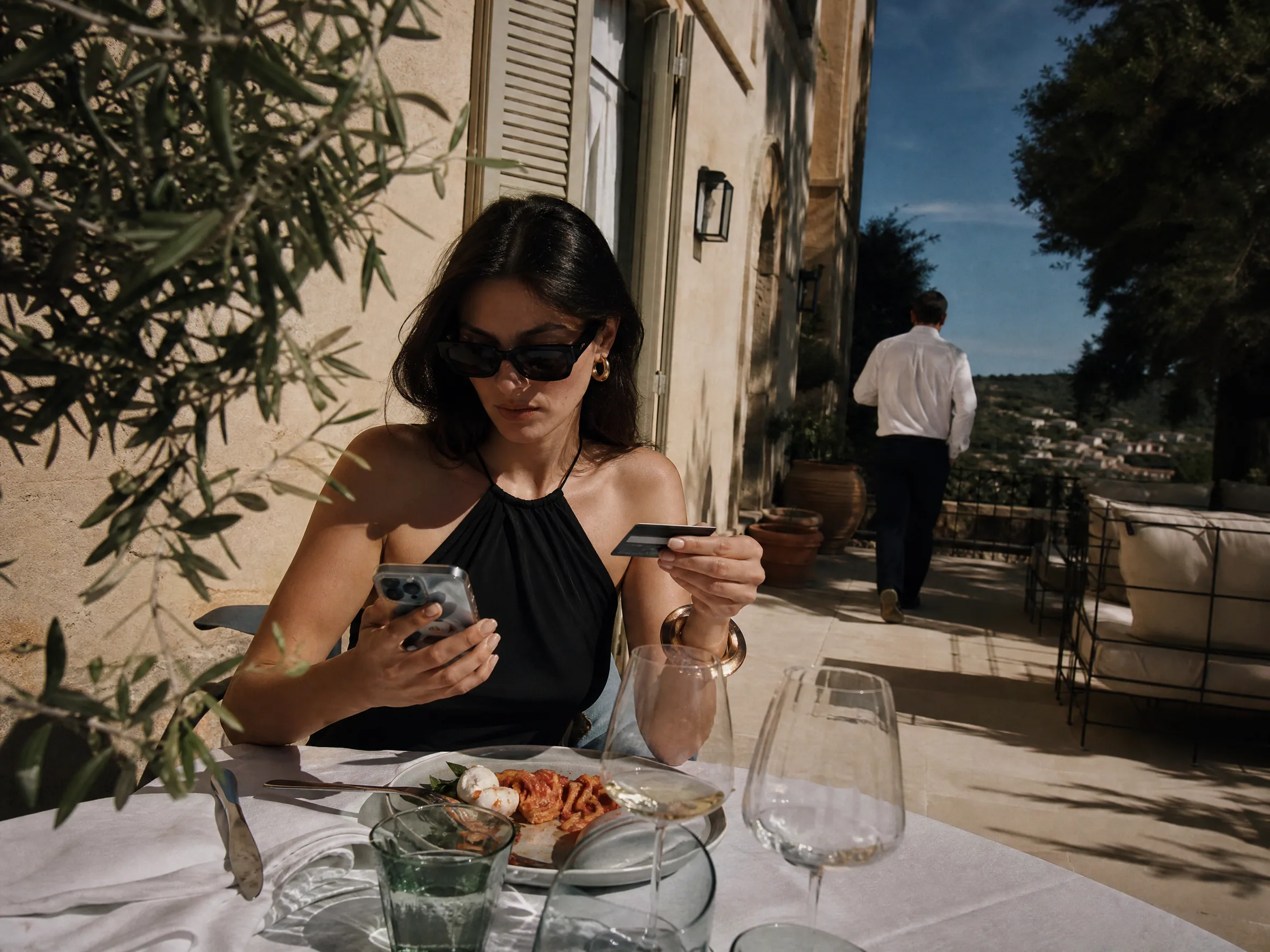 Destination wedding in Spain: Payment, Tips, and Minimum Orders