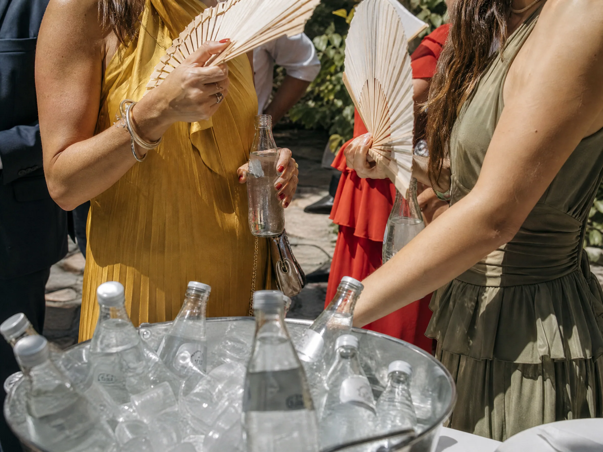 Luxury wedding detail: Setting Up Hydration Stations