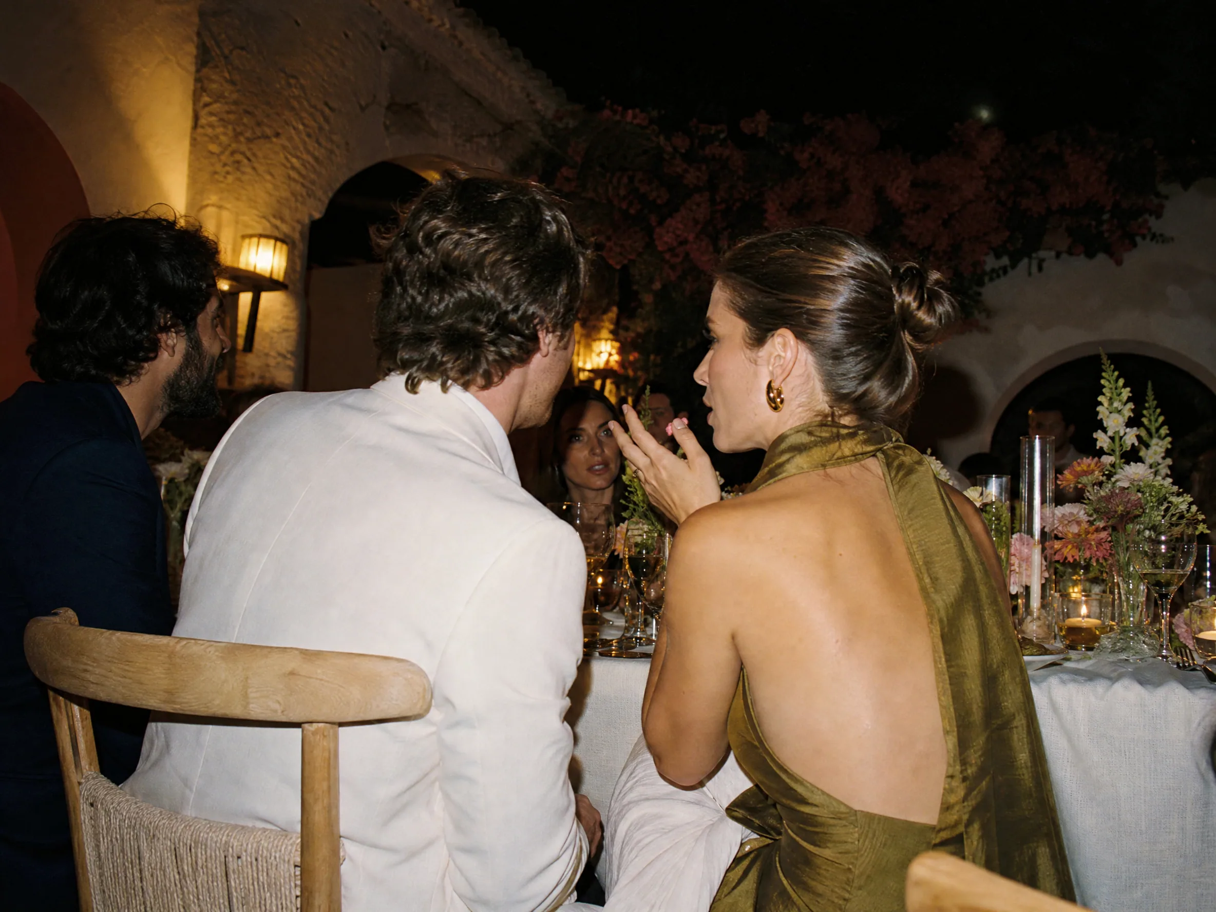 Luxury wedding detail: Who Should You Invite?