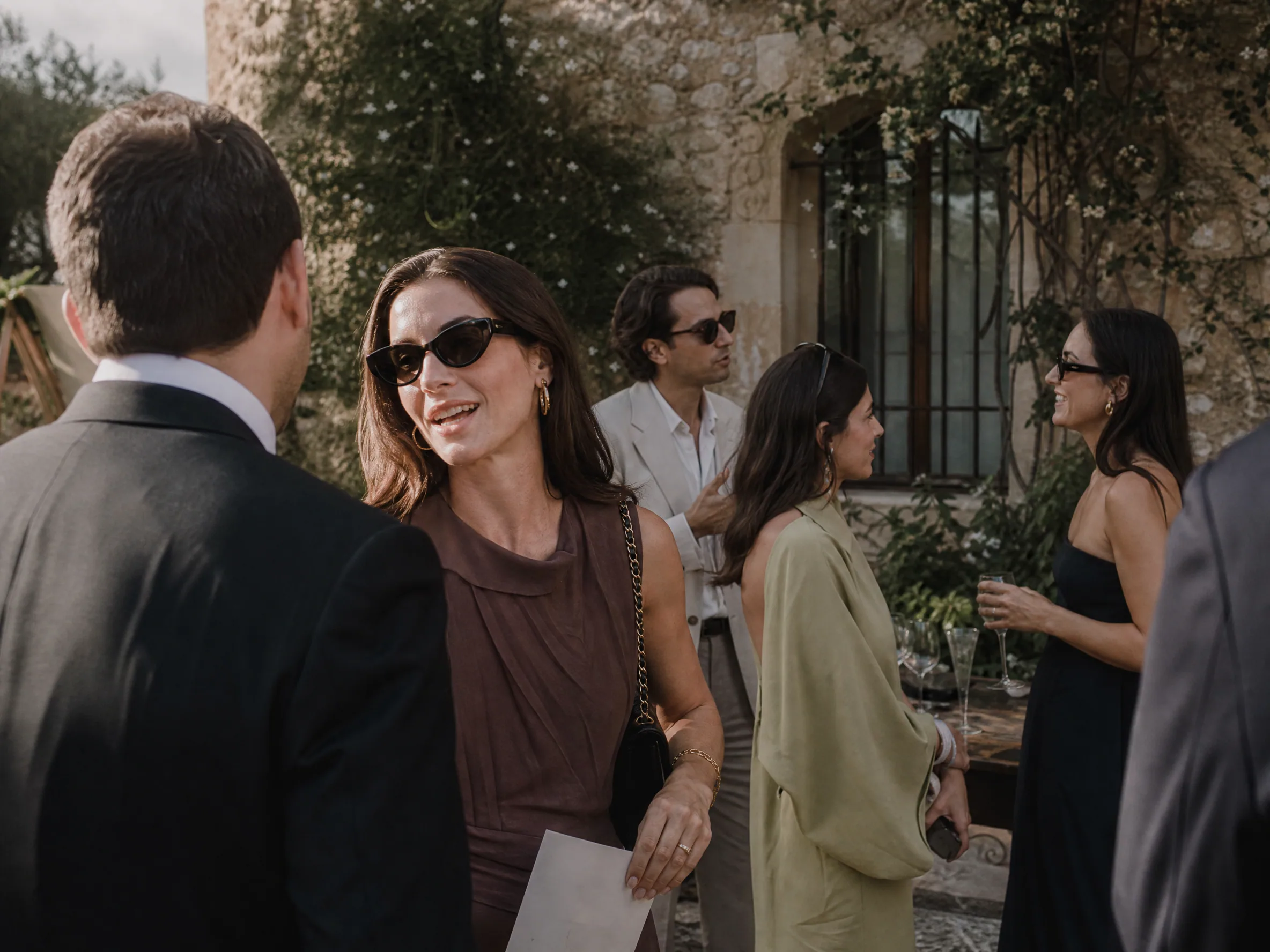 Wedding ceremony in Spain: Communicating with Your Guests