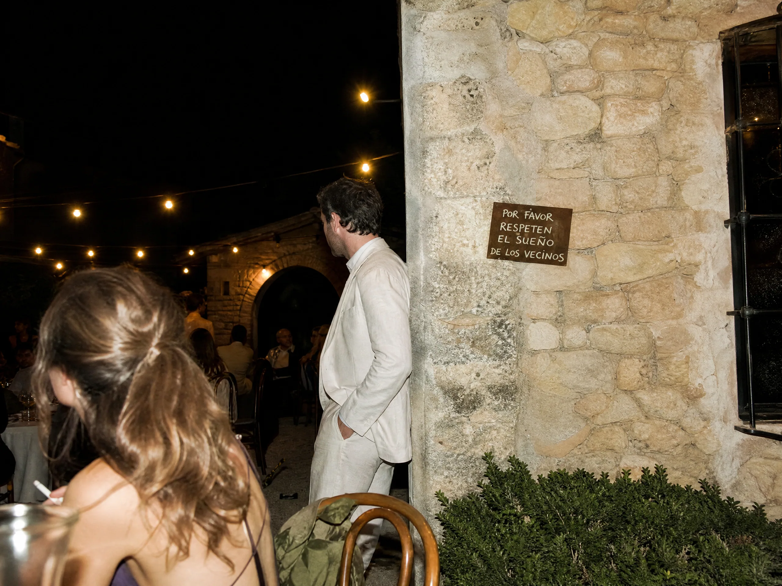 Horario de Silencio para Invitados: Reglas de Ruido y Horas de Silencio para Bodas en Villas