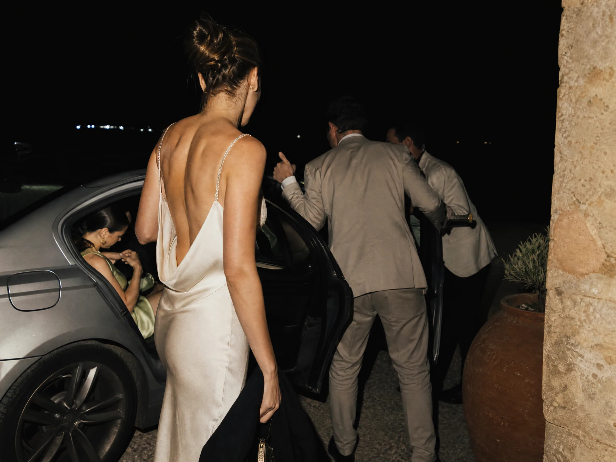 Destination wedding in Spain: Hora Loca, After-Parties, and the Midnight Handoff