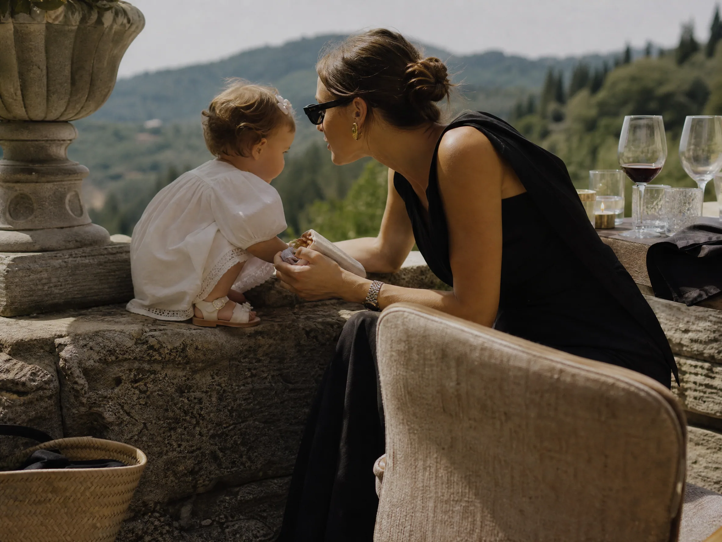 Wedding reception detail: Niñera and Babysitter Booking Windows in Spain