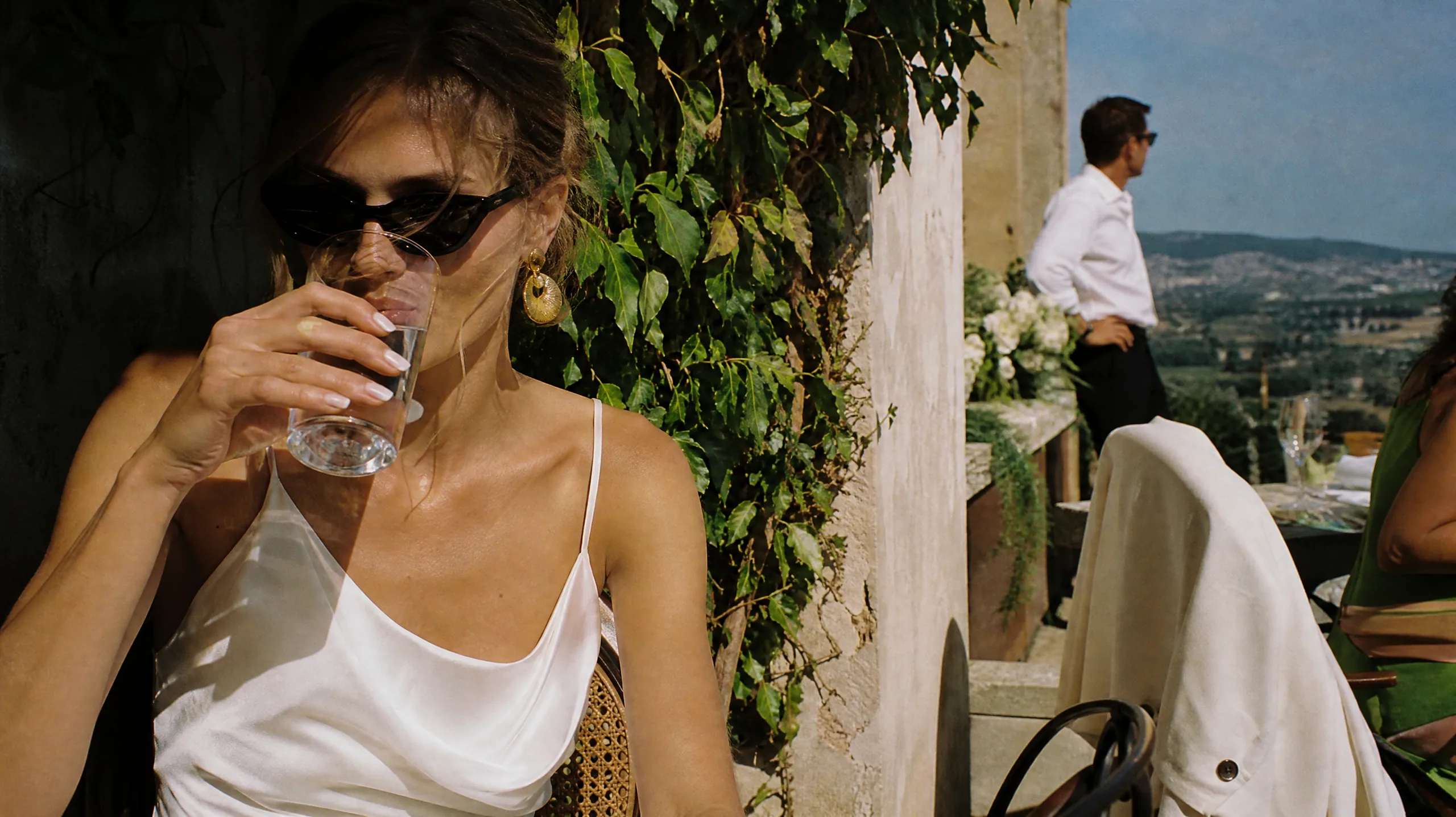 Guest Spanish Agua del Grifo: Tap-Water Safety Briefing for Destination Weddings in Spain