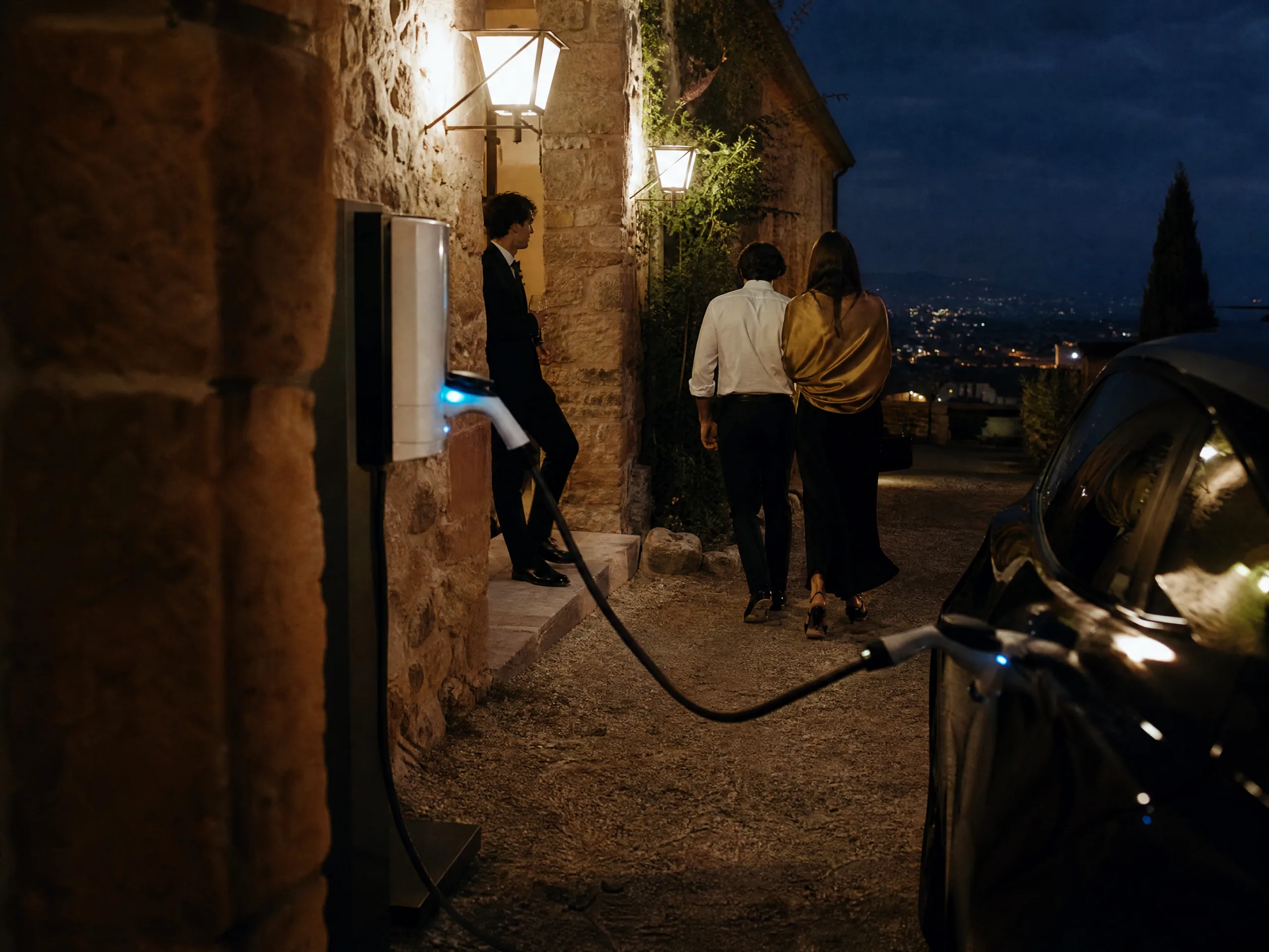 Destination wedding in Spain: Hotel Charging, Villa Access, and Overnight Top-Ups