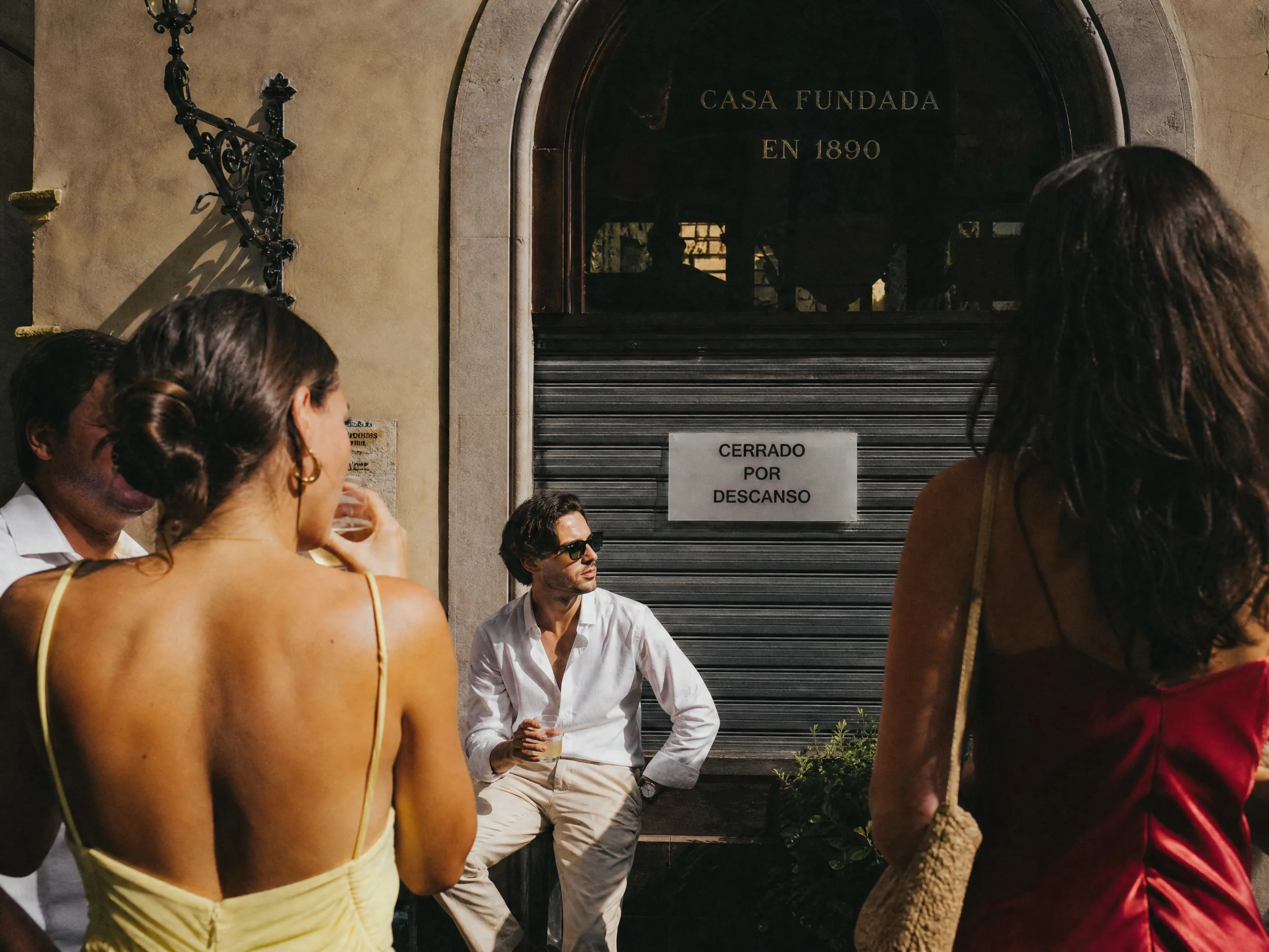 Destination wedding editorial: Why Shop Hours Belong in the Guest Logistics Brief