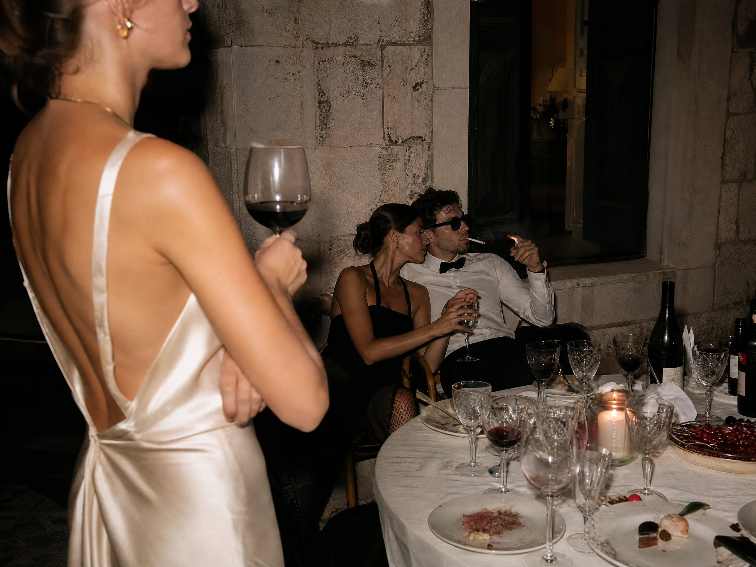 Wedding reception detail: Siesta Closures vs Continuous Mall Hours