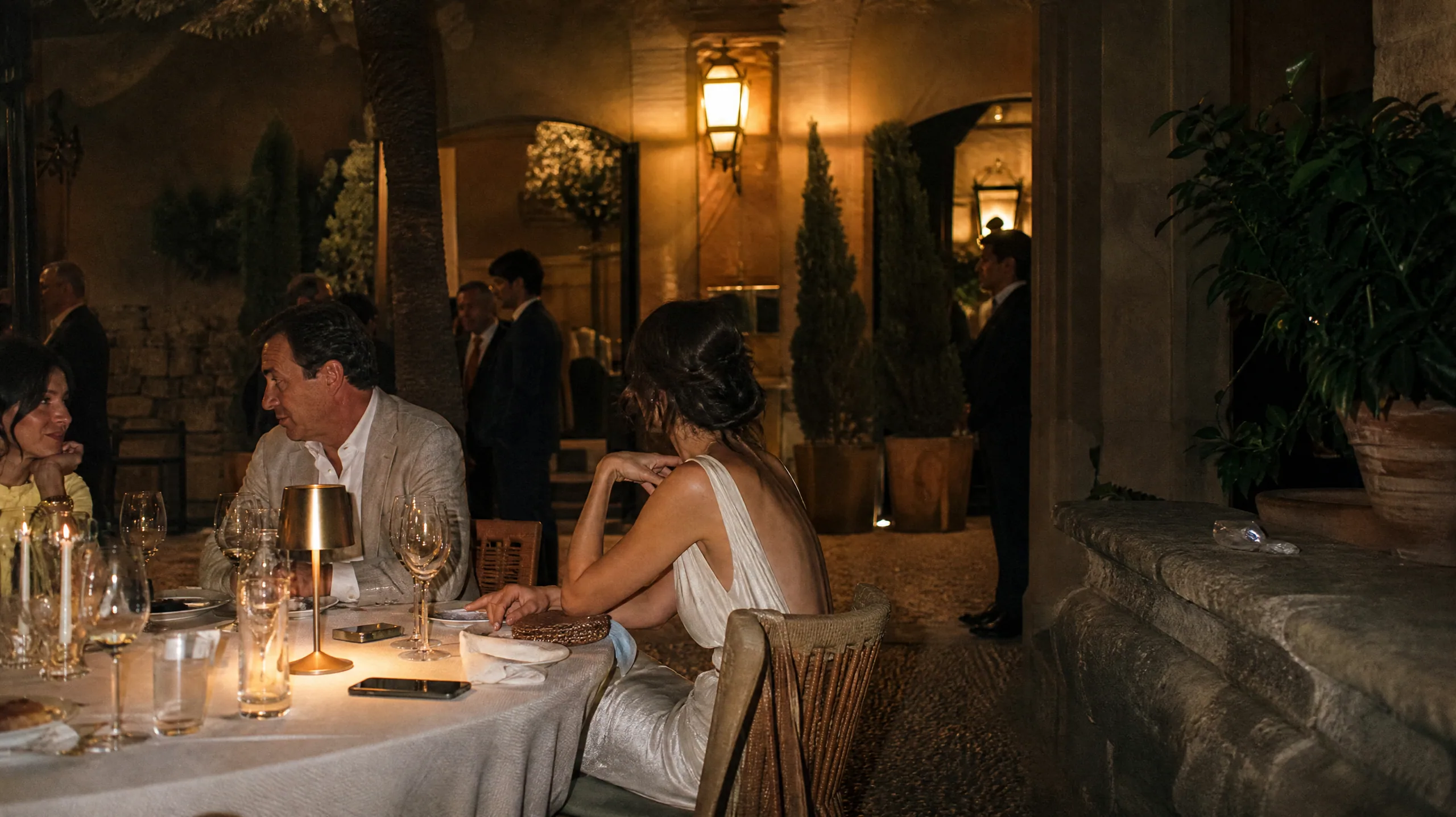 Guest Spanish Hotel Depósito and Tarjeta de Garantía Card Holds for Destination Weddings in Spain