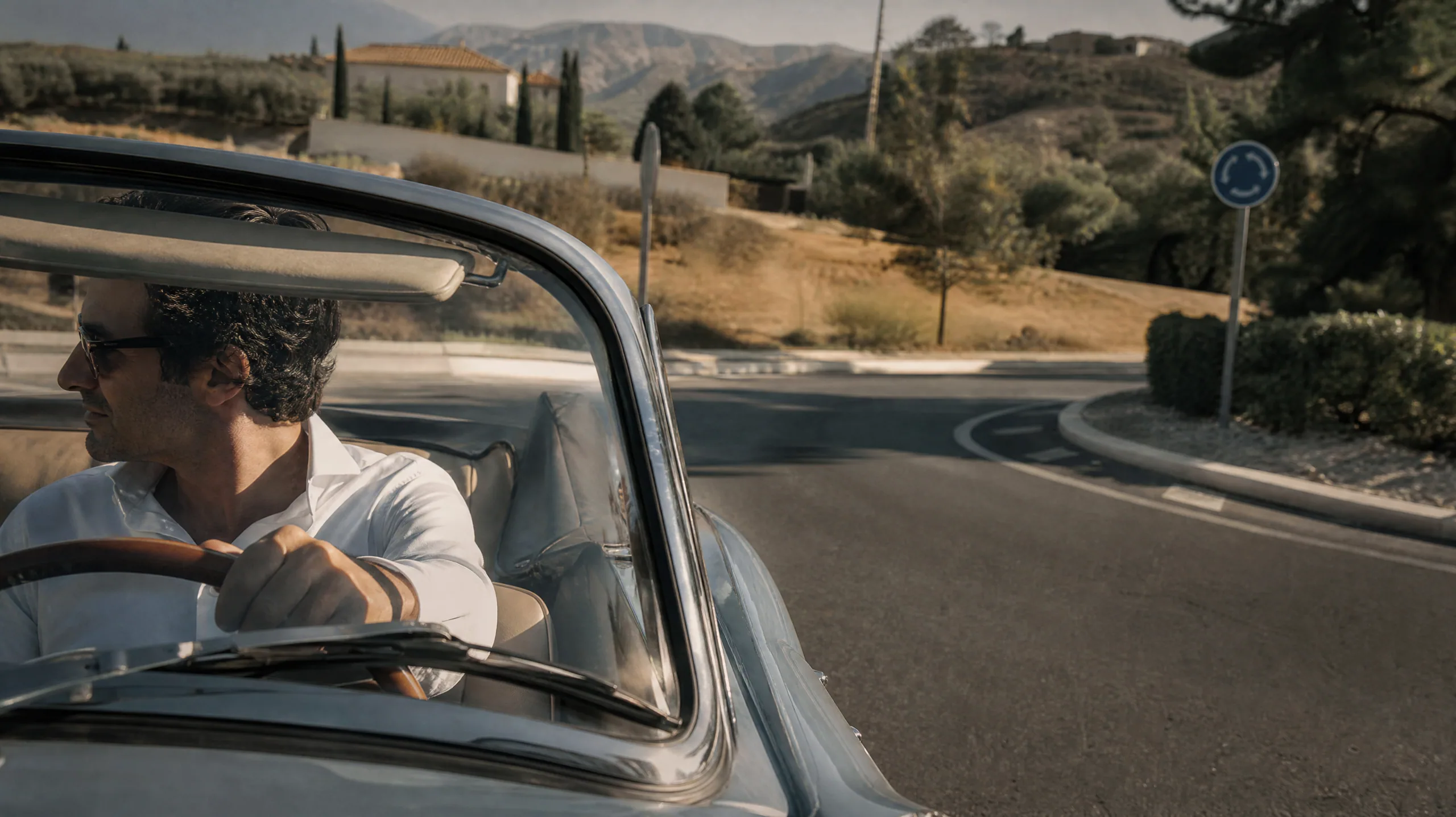 Guest Spanish Rotondas and Prioridad a la Derecha: Roundabout Driving Briefing for Destination Wedding Rentals in Spain