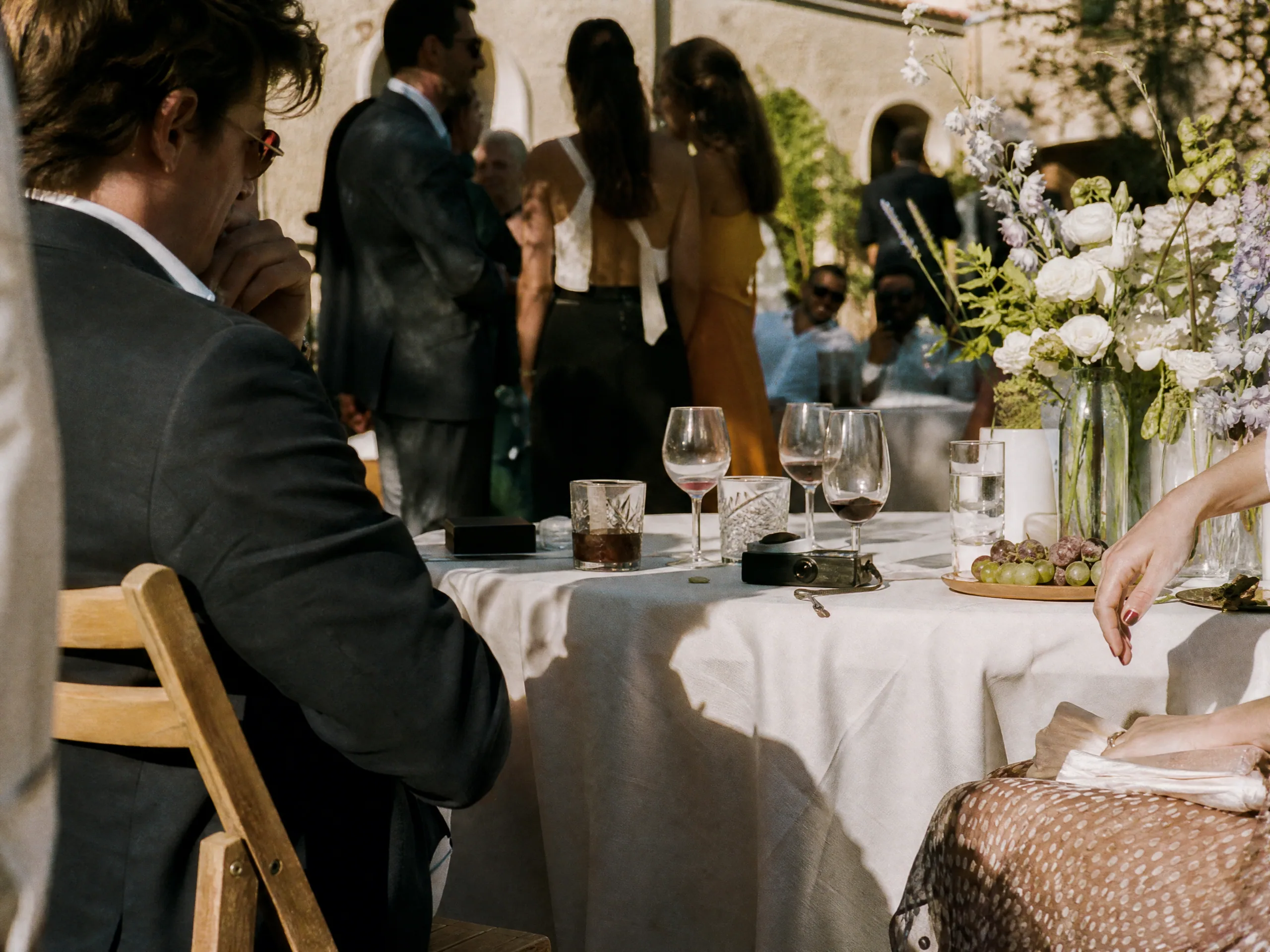 Wedding ceremony in Spain: Lane Choice Before You Enter: Left Exit vs Straight Through