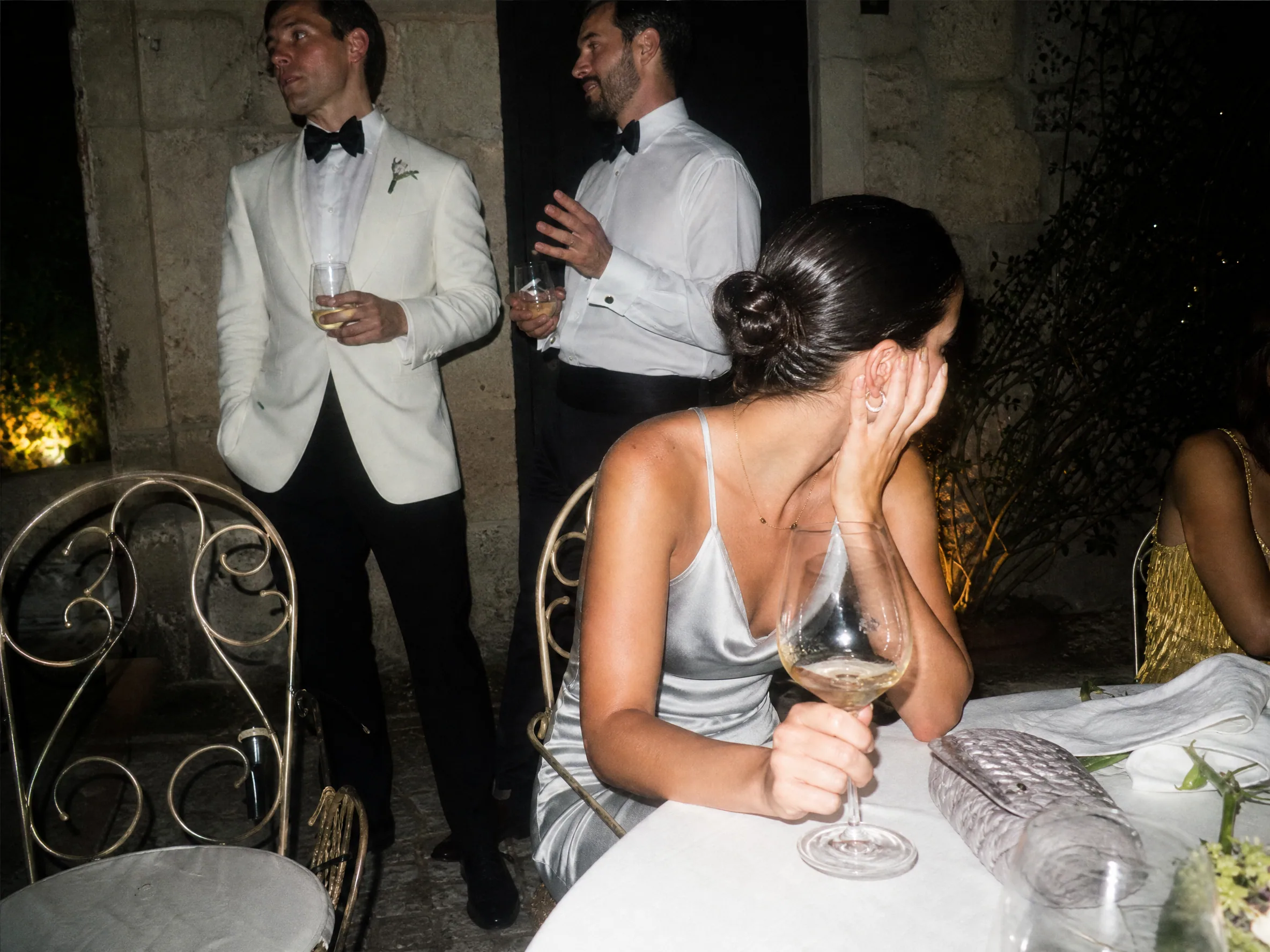 Luxury wedding detail: Invitation Time vs Real Start: Teach the Difference