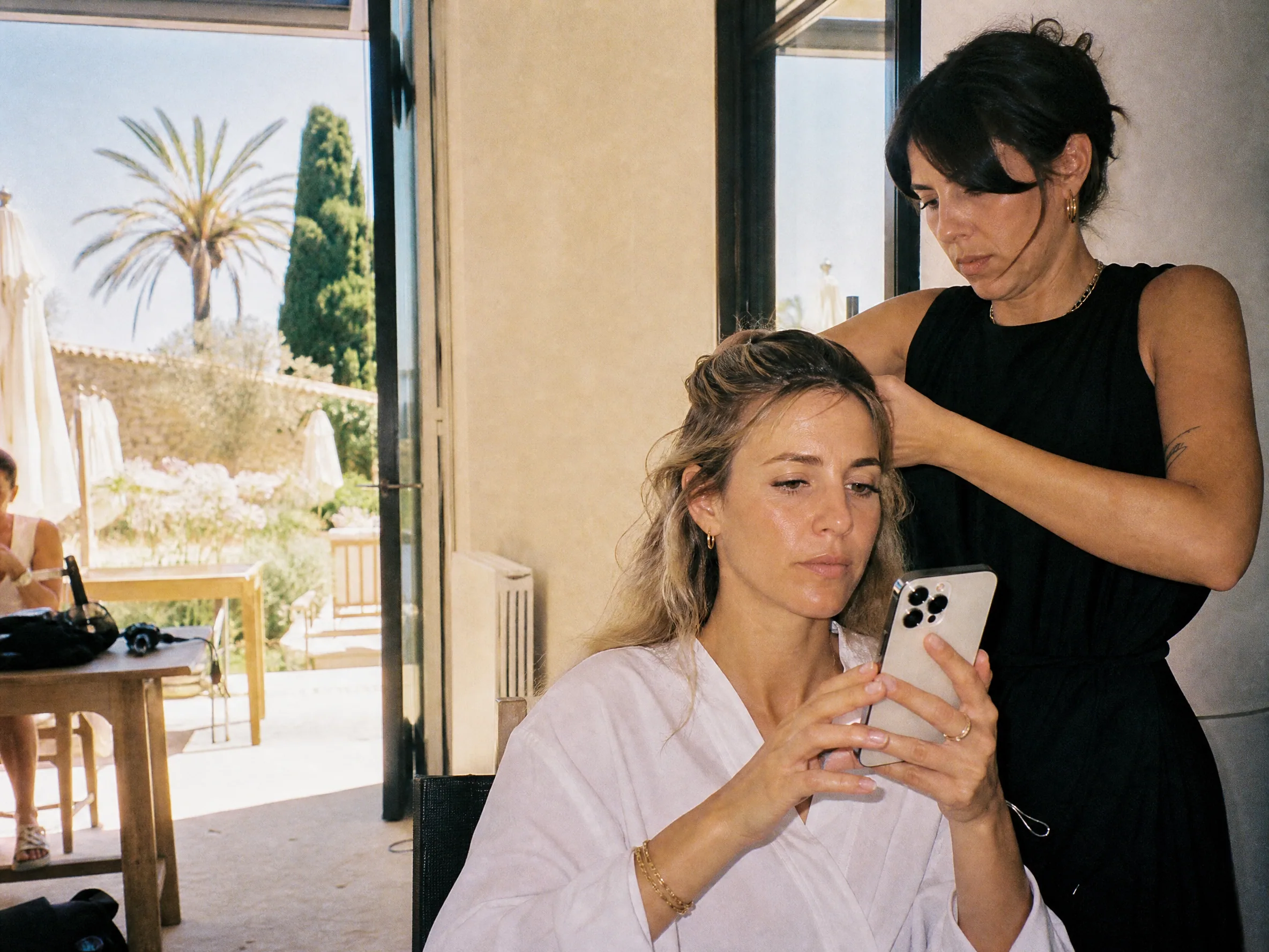 Destination wedding in Spain: WhatsApp, Instagram, and English-Friendly Salons