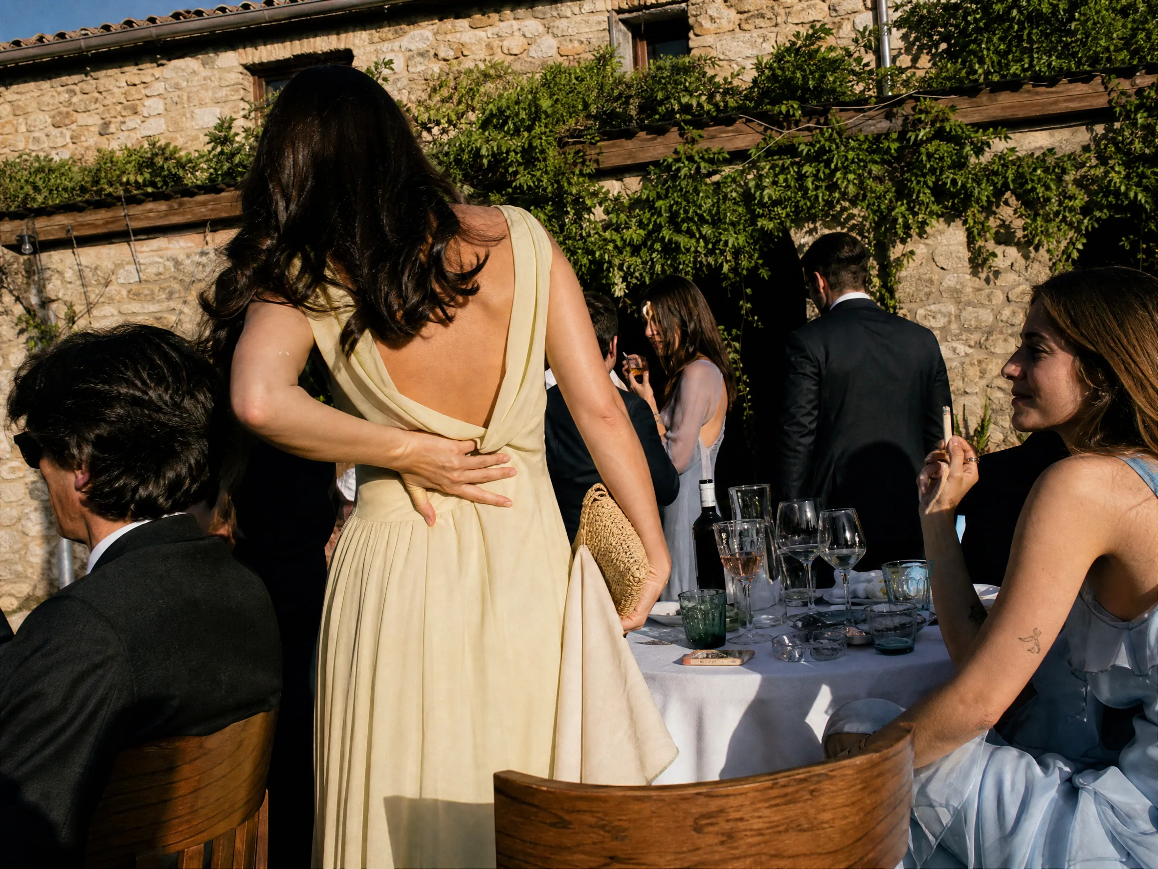 Wedding ceremony in Spain: How Guests Find the Duty Pharmacy