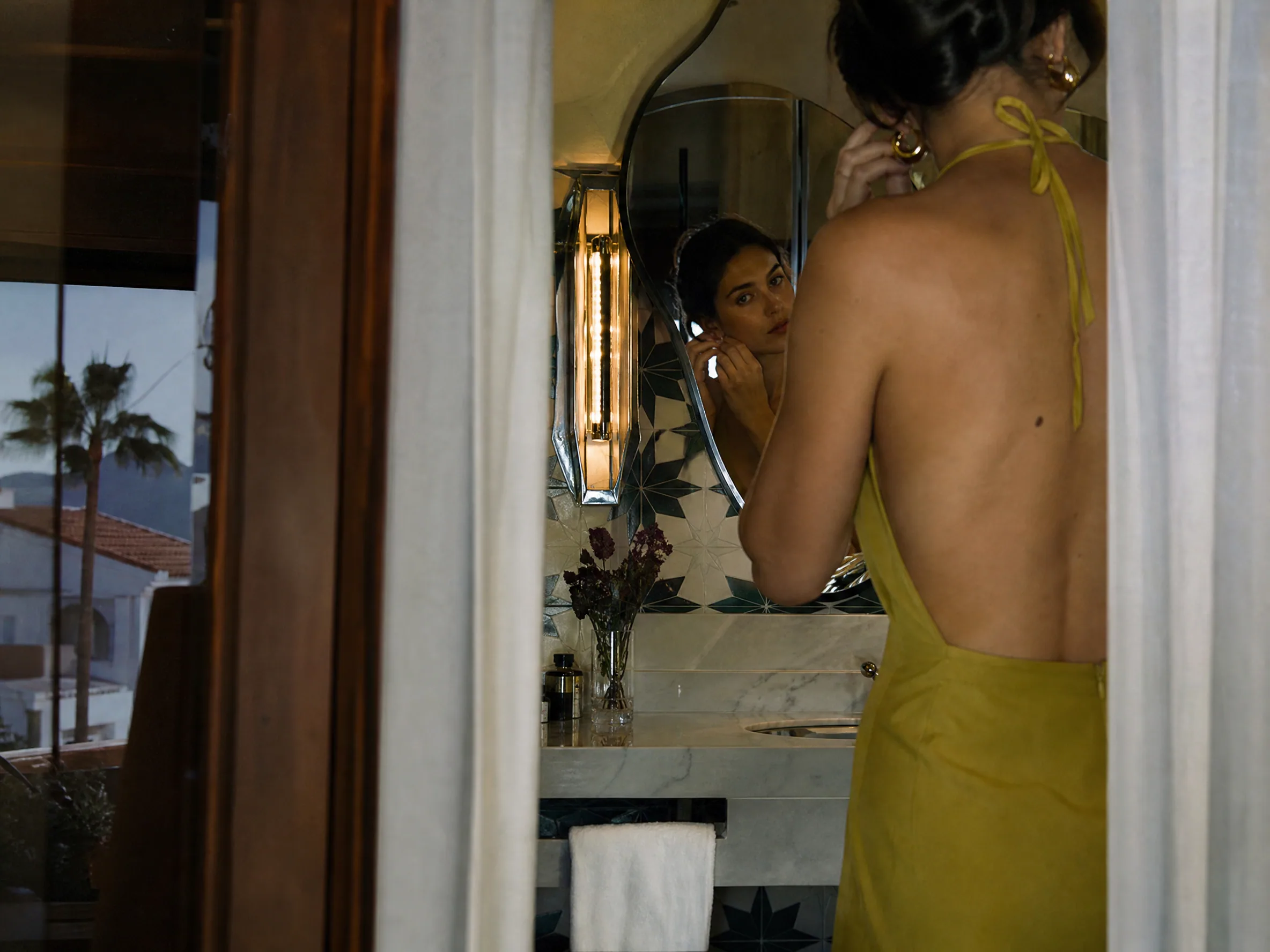 Luxury wedding detail: Calentador, Termo, and Instantáneo: What Guests Are Looking At