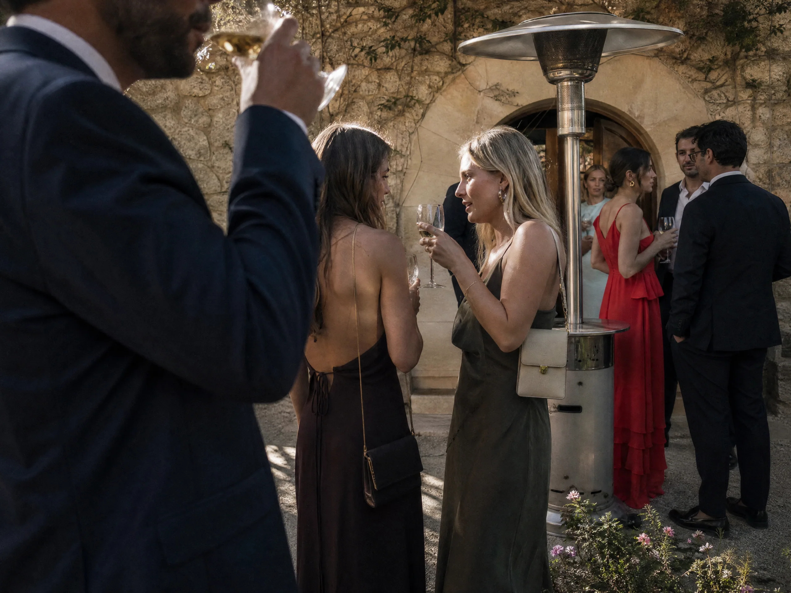 Wedding ceremony in Spain: How to Spot the Heater and What Not to Touch
