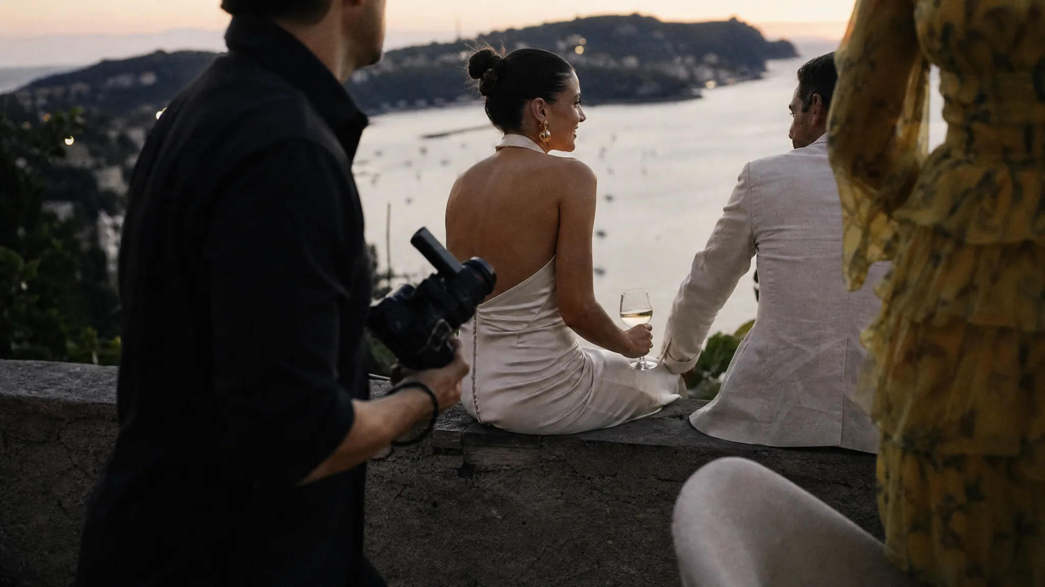 Qué Preguntar a un Videógrafo de Bodas Antes de una Boda de Destino en España