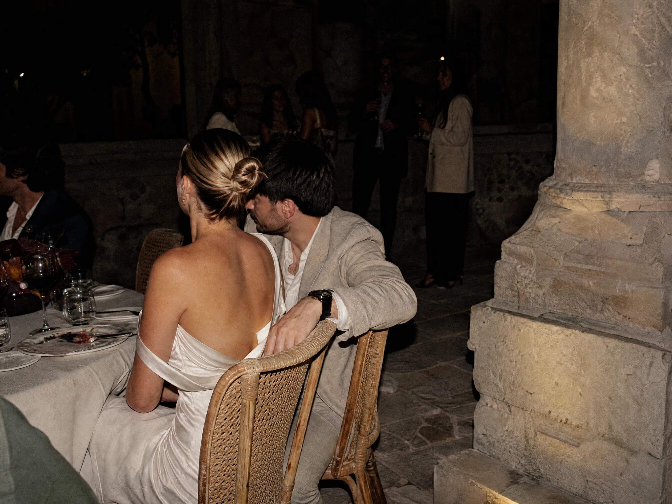 Wedding reception detail: Pros and Cons: Documentary vs Cinematic