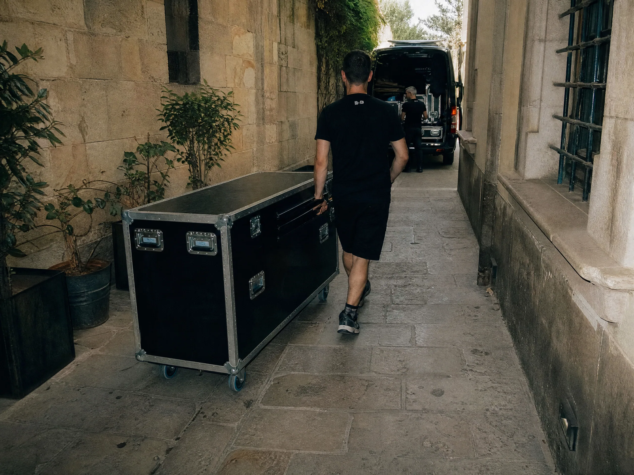 Destination wedding in Spain: Evaluate Venue Accessibility for Equipment