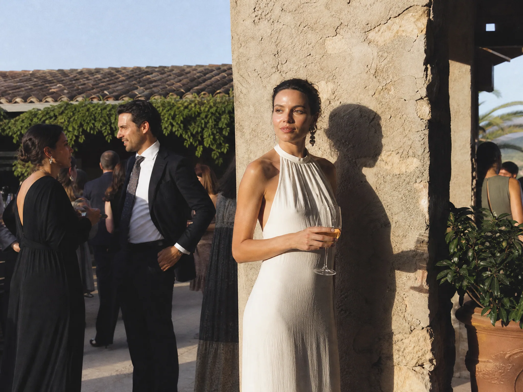 Wedding ceremony in Spain: Utilizing Natural Light in Autumn