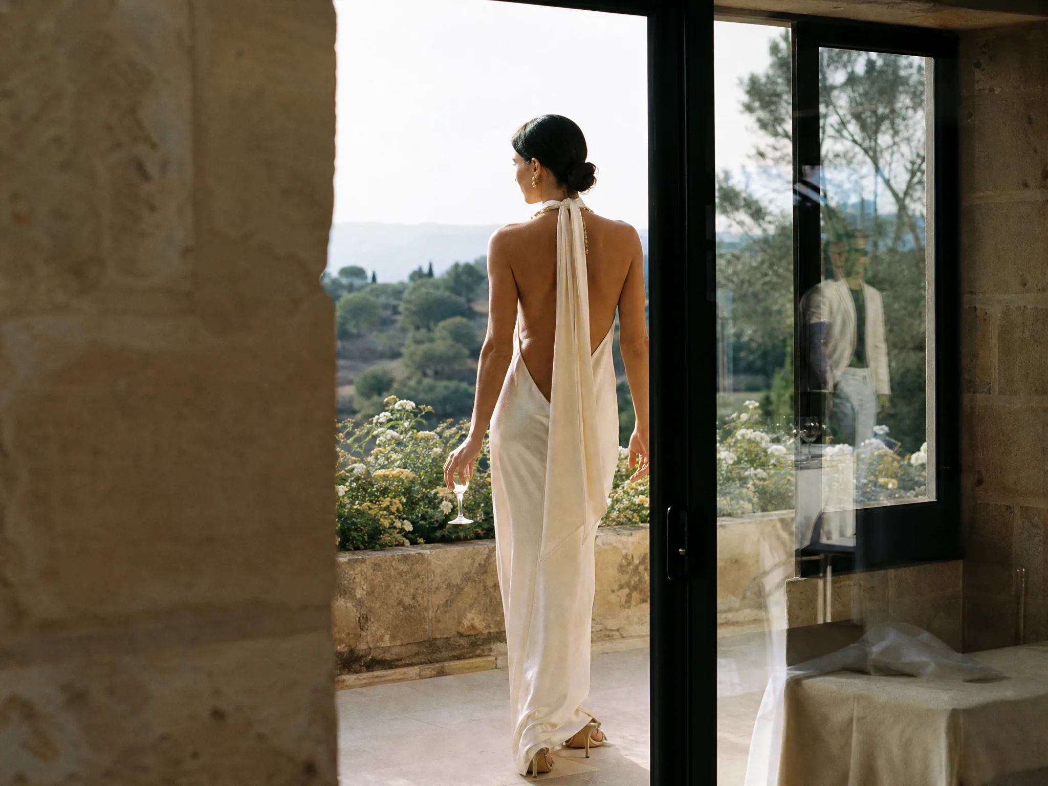 Destination wedding in Spain: Luxury Villas: Privacy and Elegance