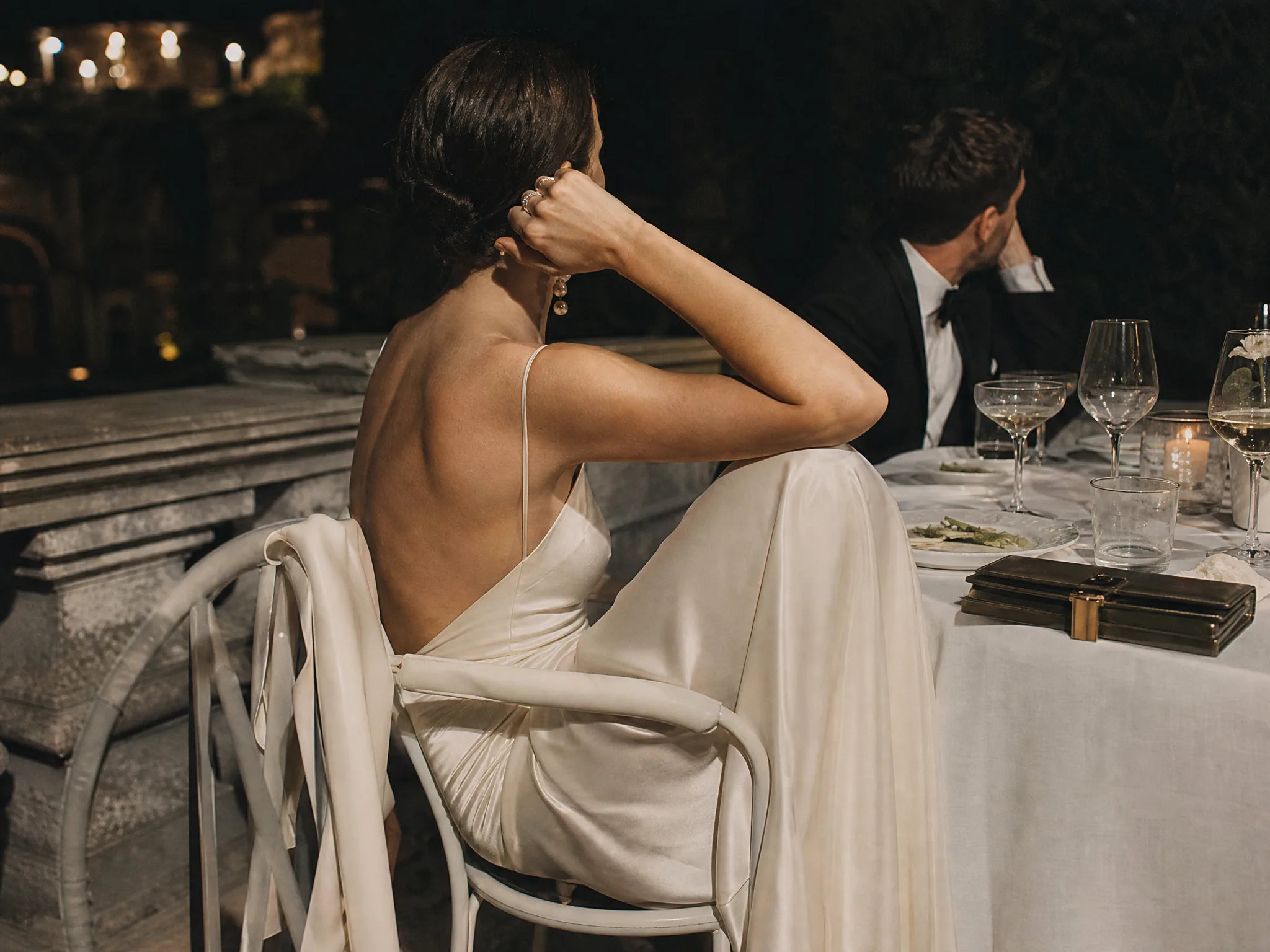 Wedding reception detail: How to Choose Between the Two